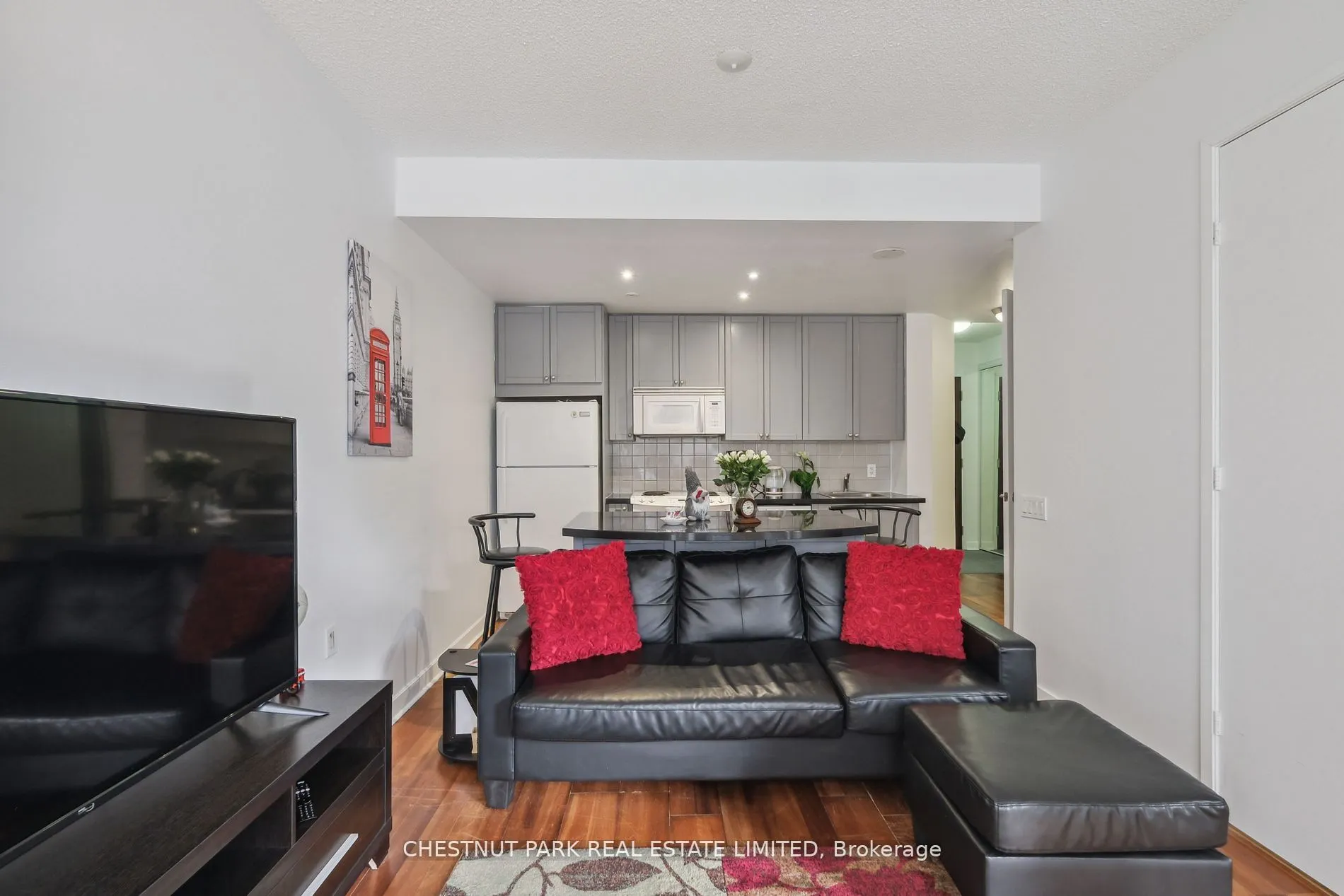 85 Bloor Street E #1014