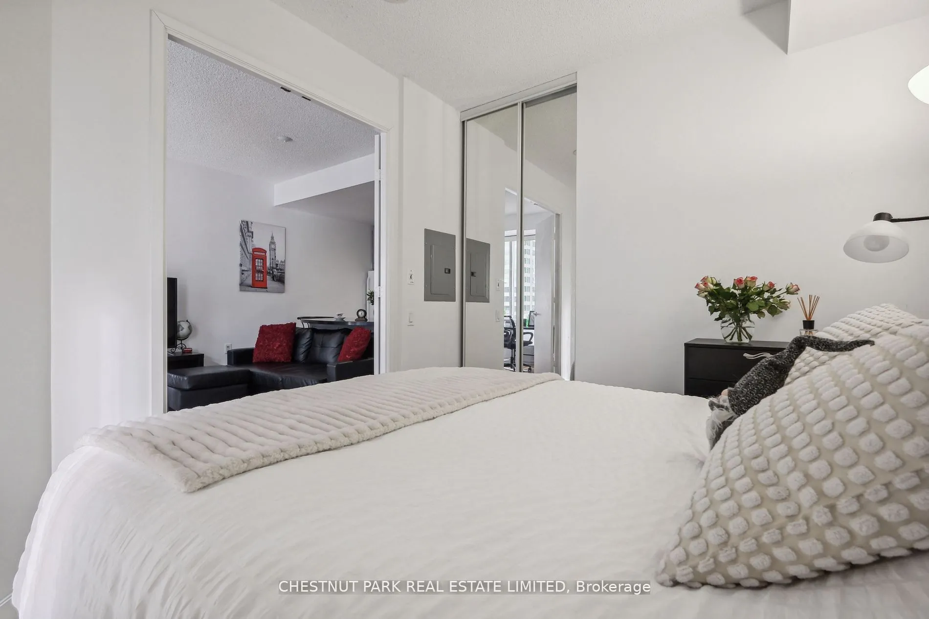85 Bloor Street E #1014