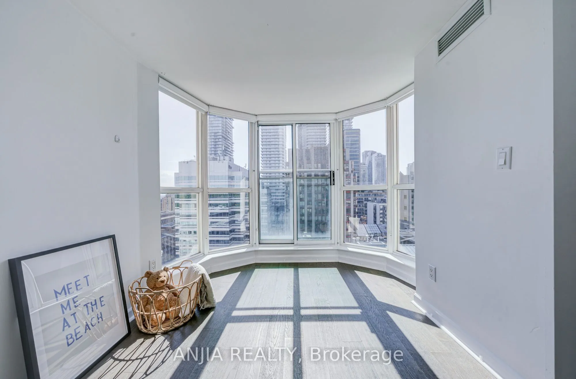 8 Park Road #2011