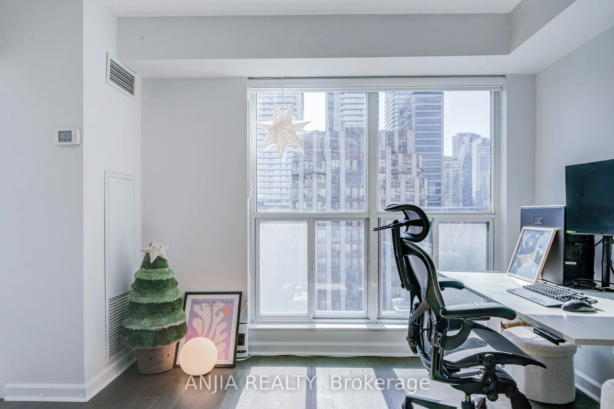 8 Park Road #2011