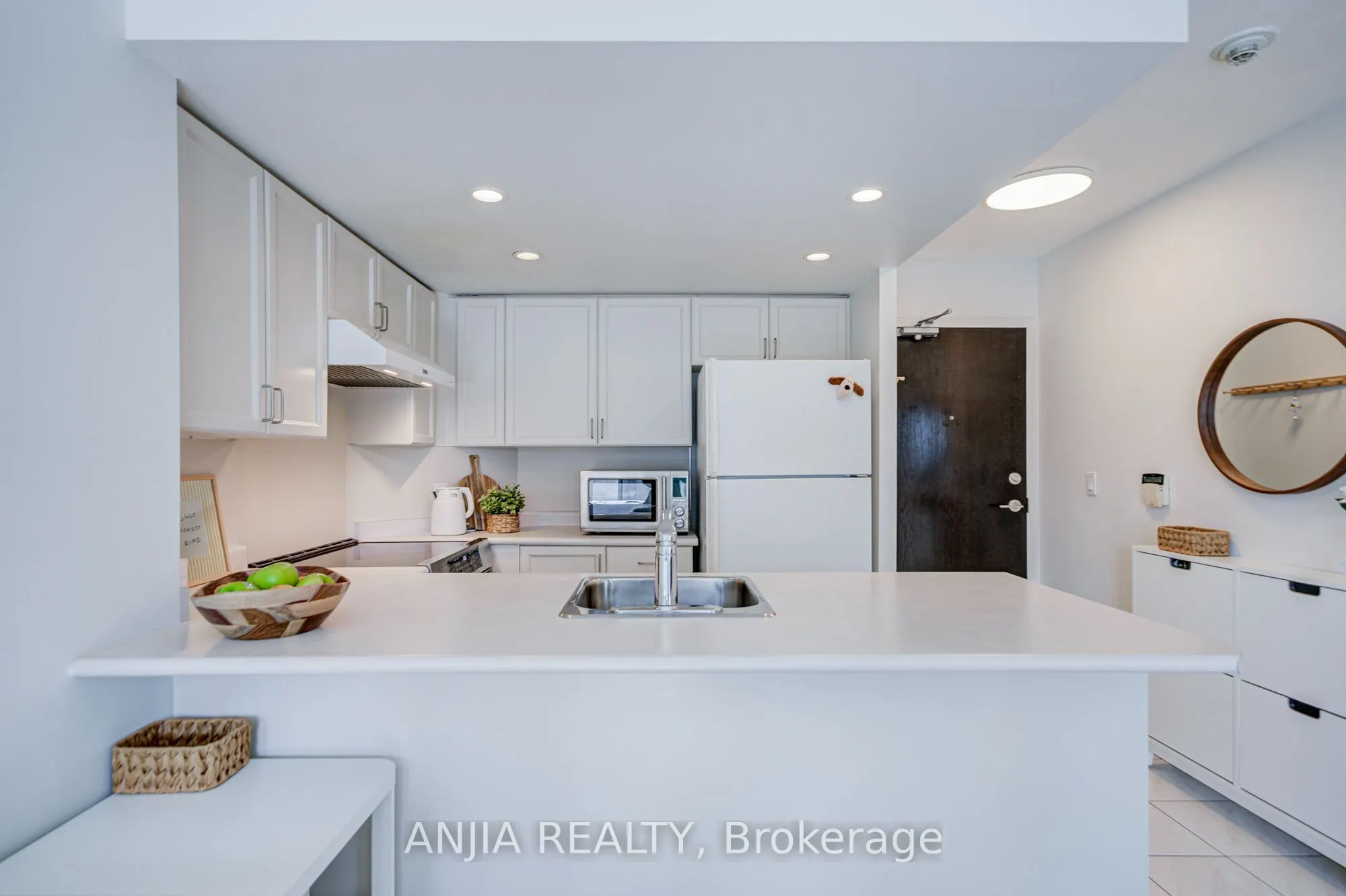 8 Park Road #2011