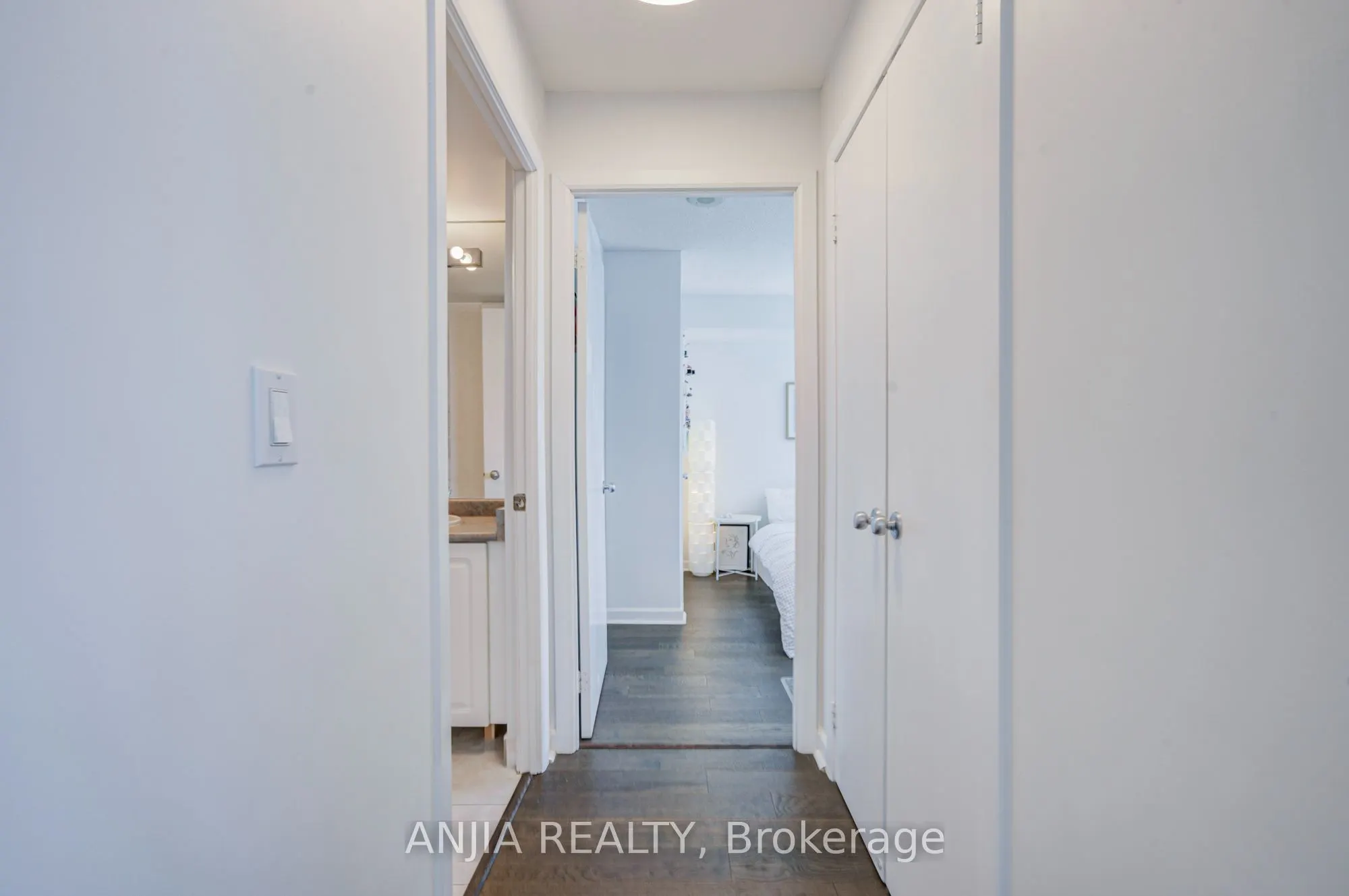 8 Park Road #2011
