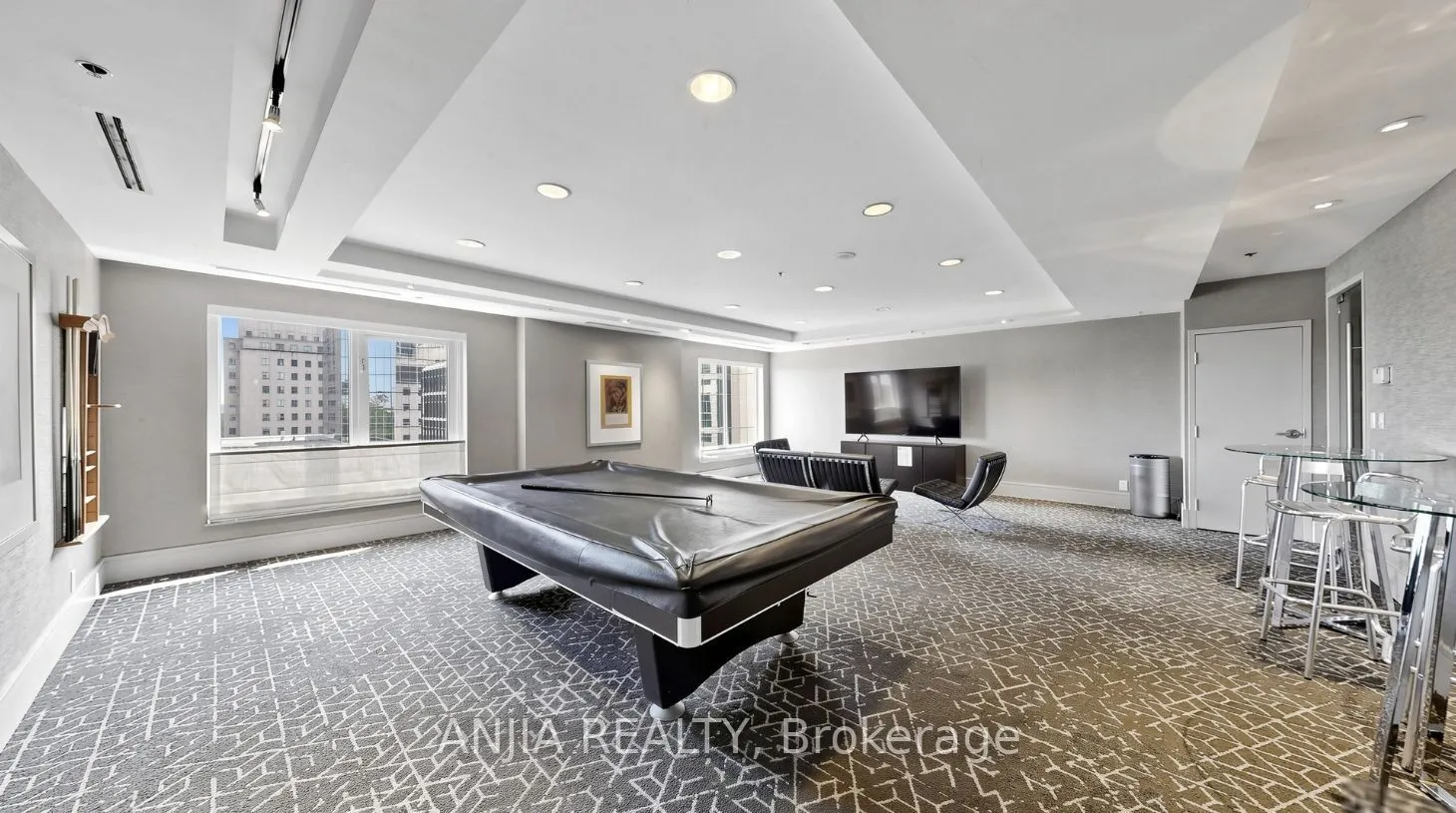 8 Park Road #2011