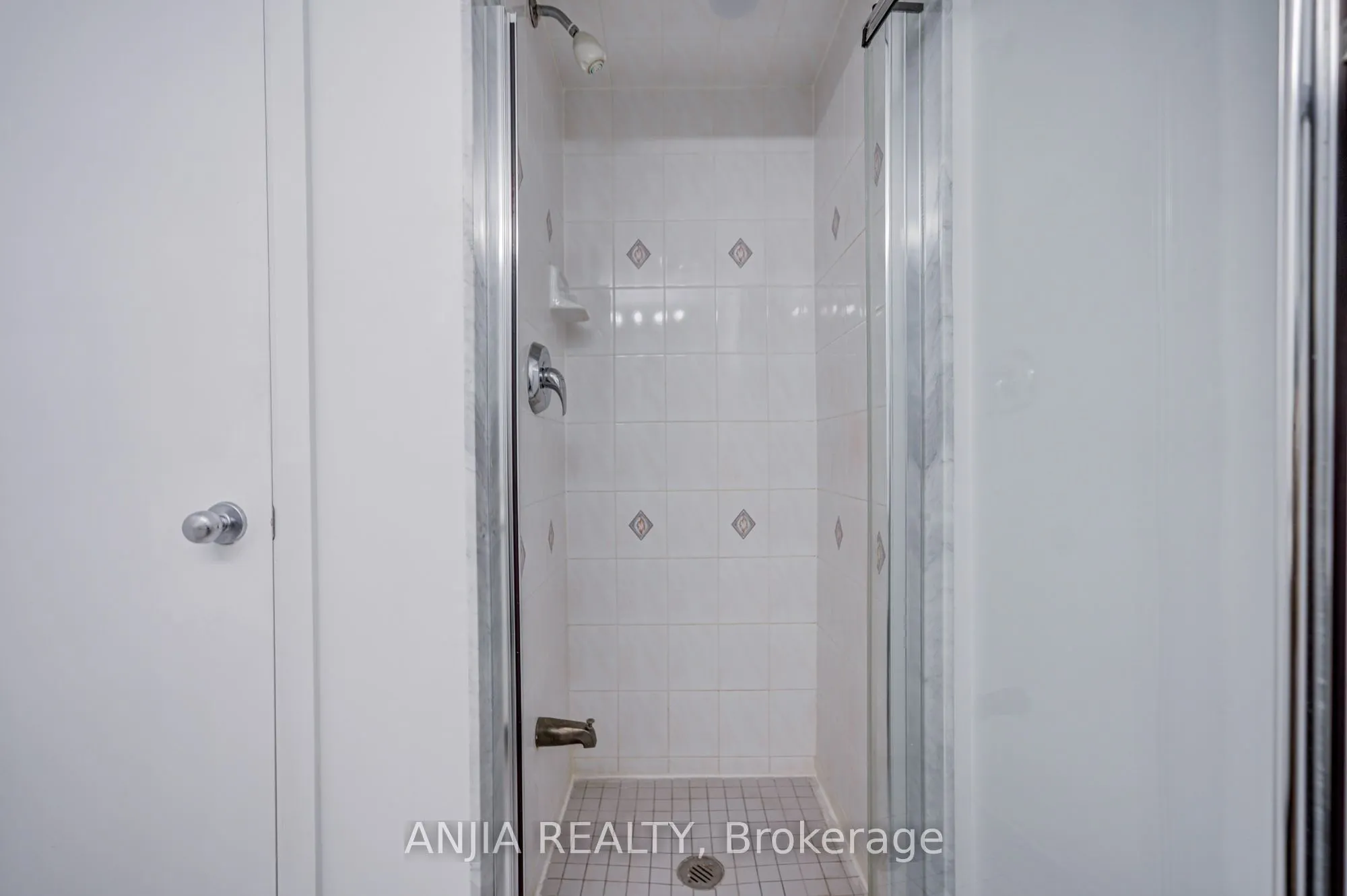 8 Park Road #2011