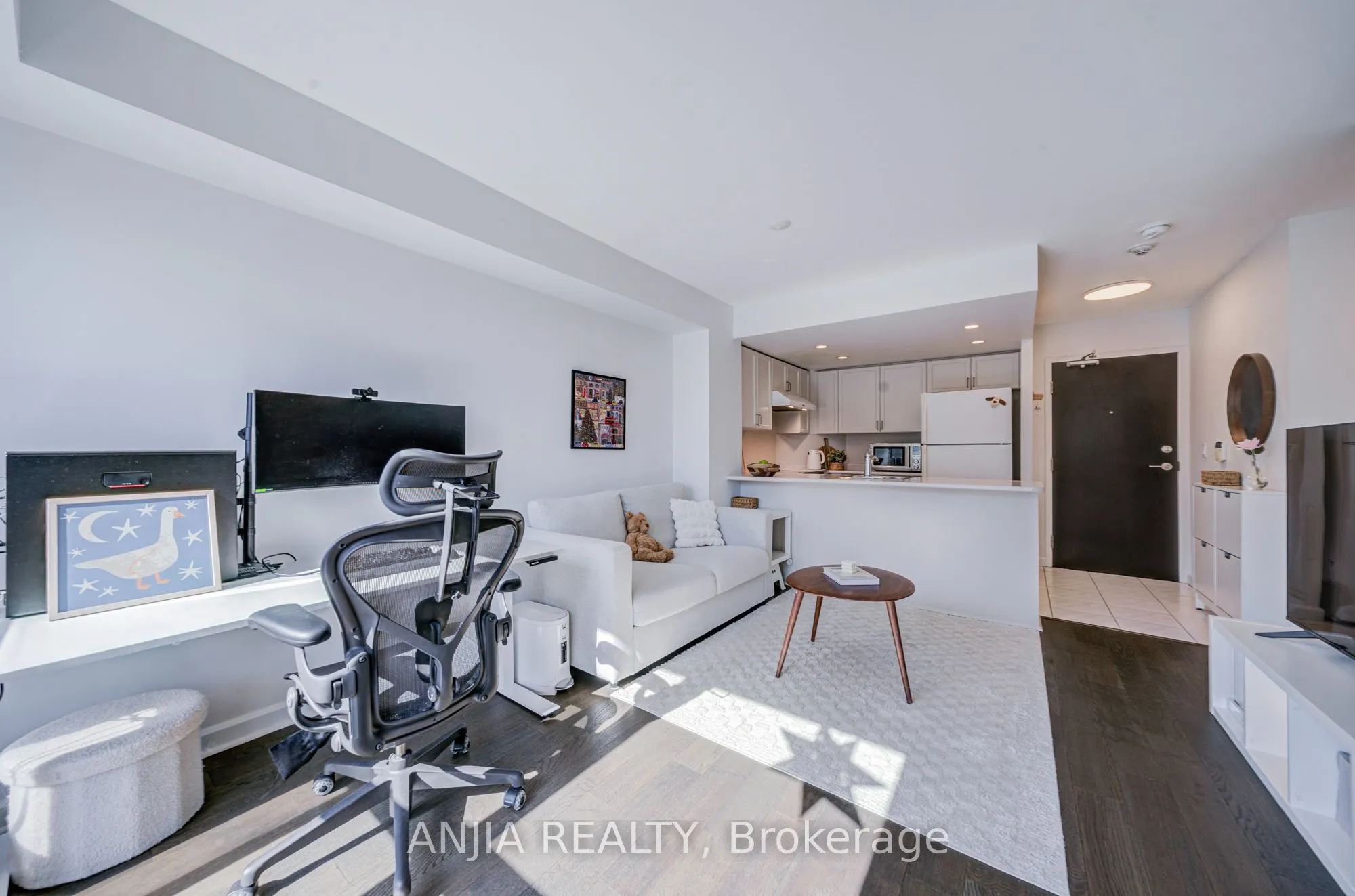 8 Park Road #2011