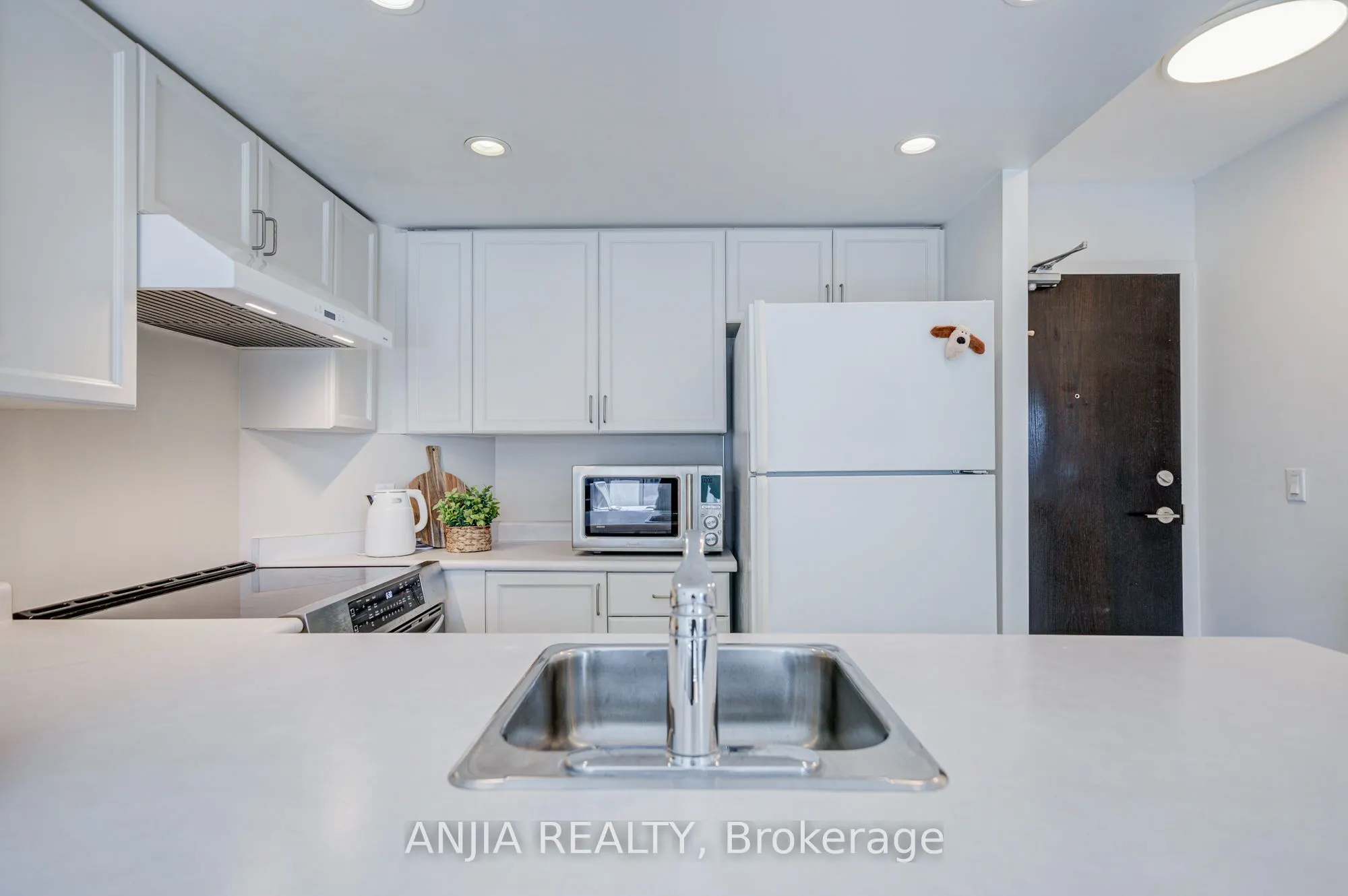 8 Park Road #2011