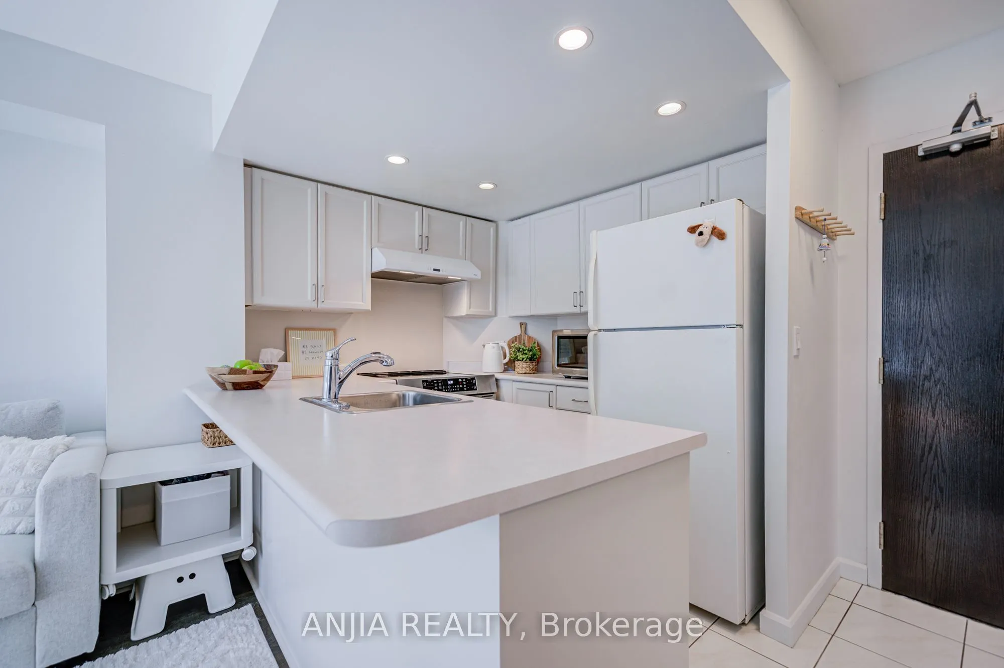 8 Park Road #2011