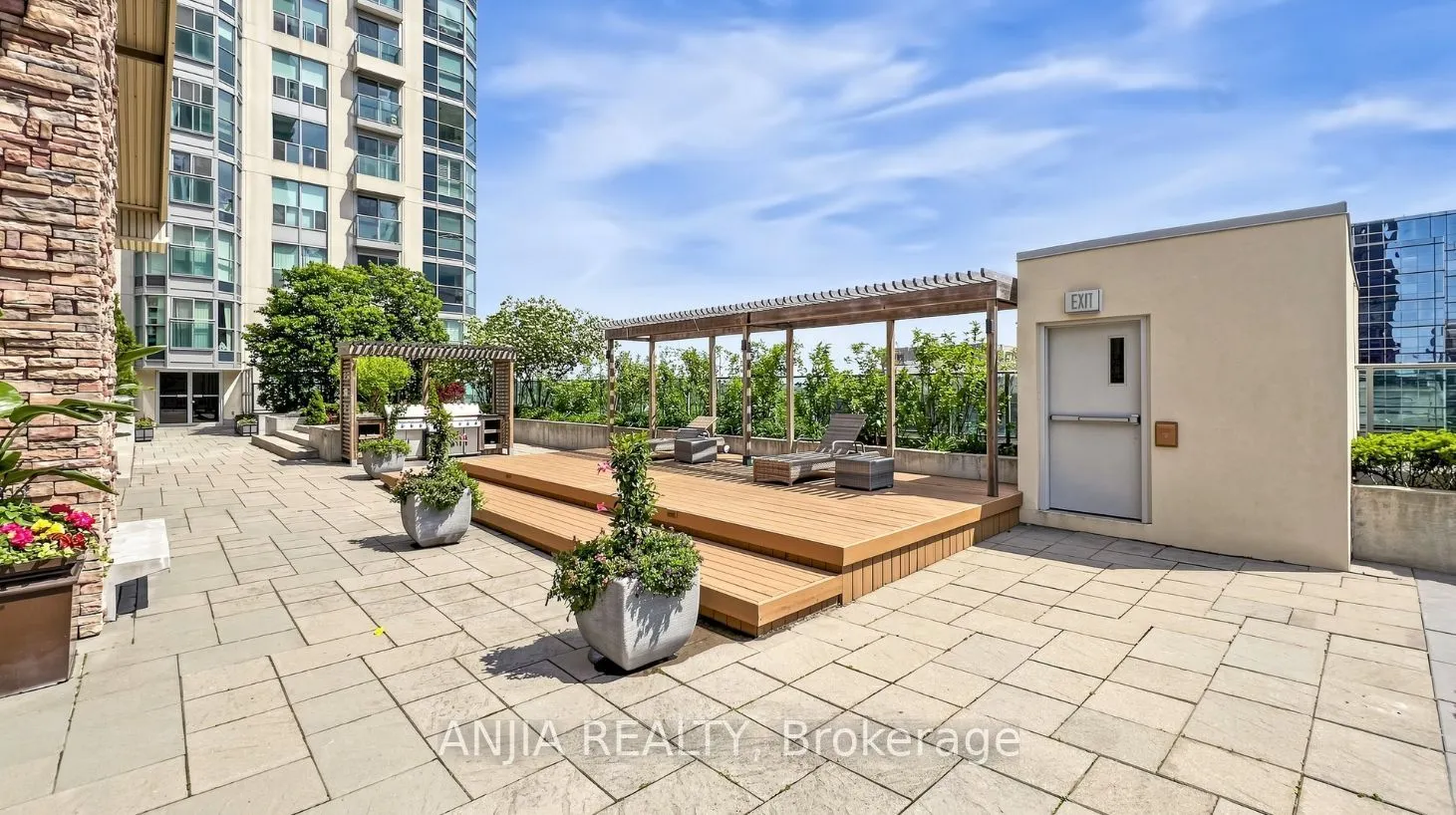 8 Park Road #2011