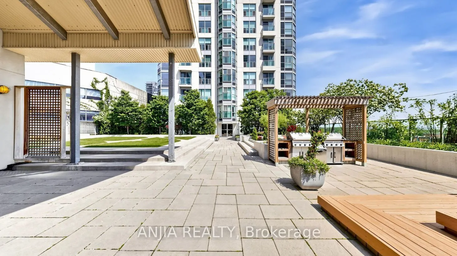 8 Park Road #2011