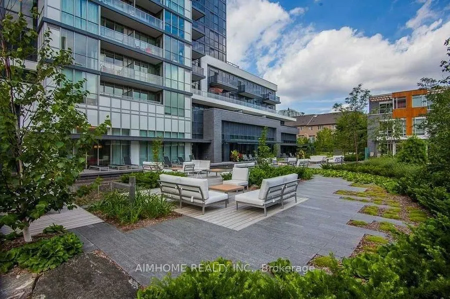 88 Sheppard Avenue E #1906