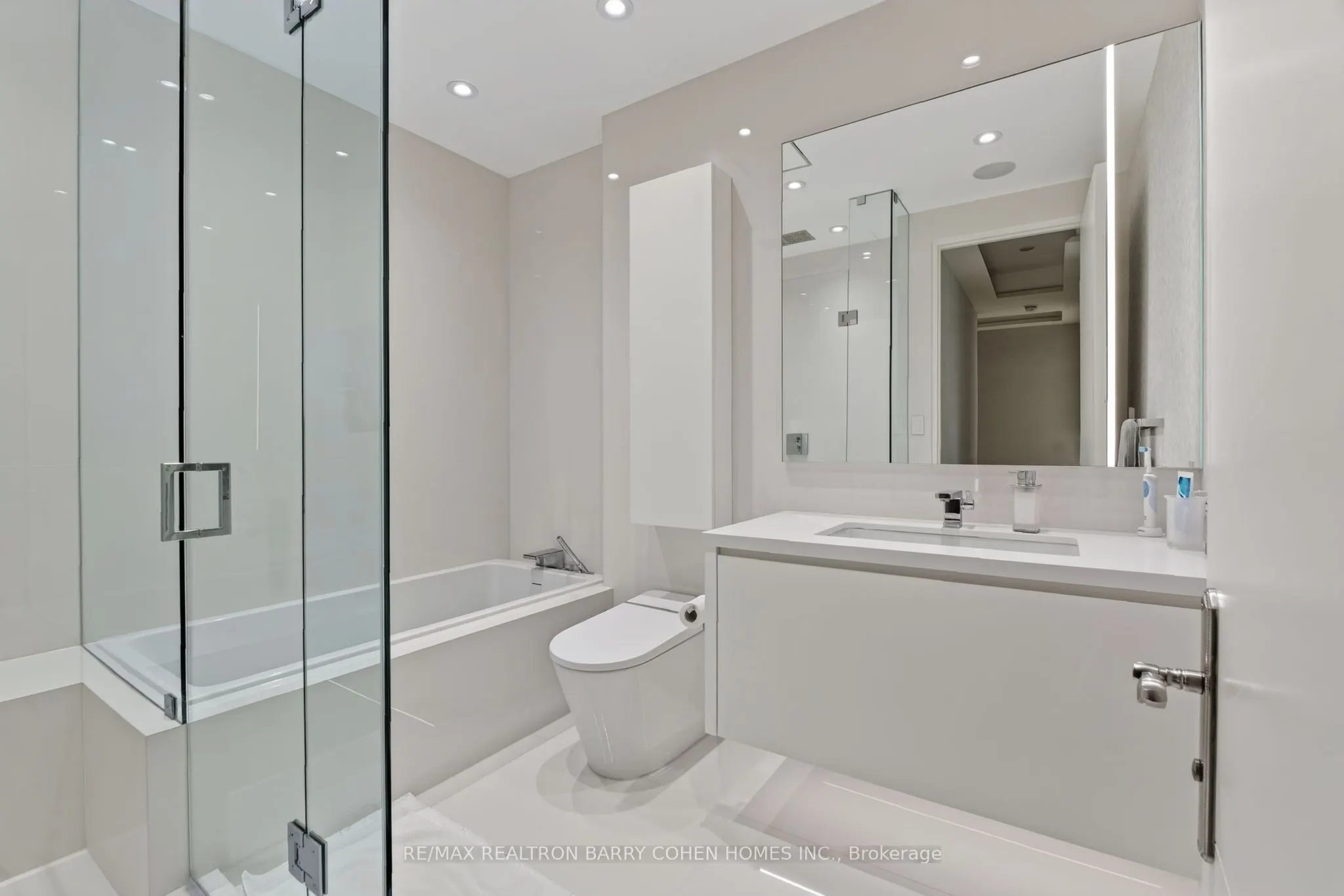80 Yorkville Avenue #1602