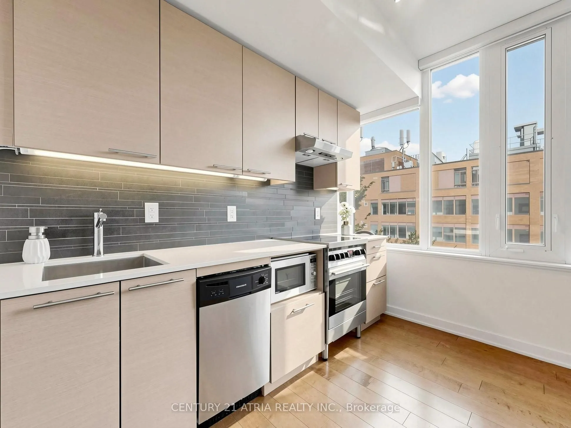 3 Market Street #410