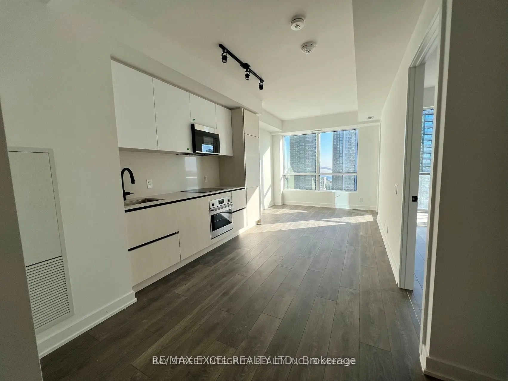 108 Peter Street #2708