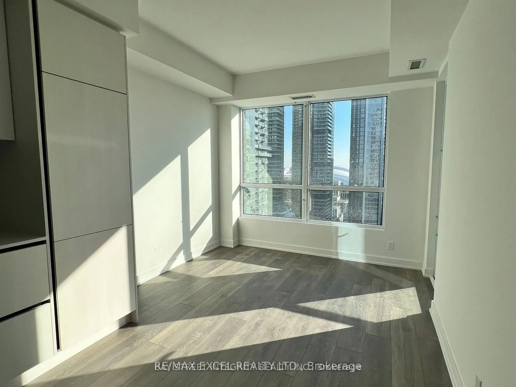 108 Peter Street #2708