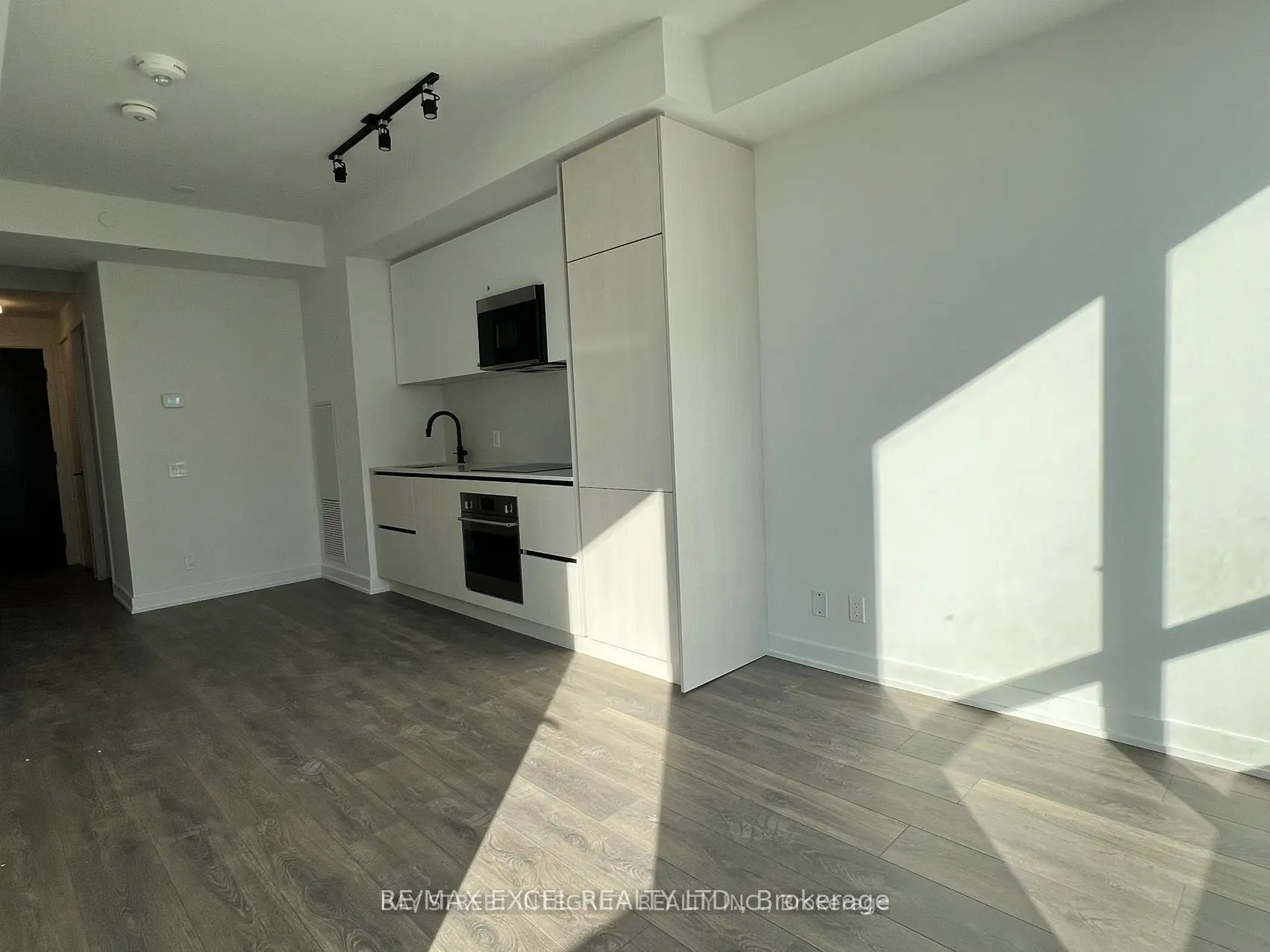 108 Peter Street #2708