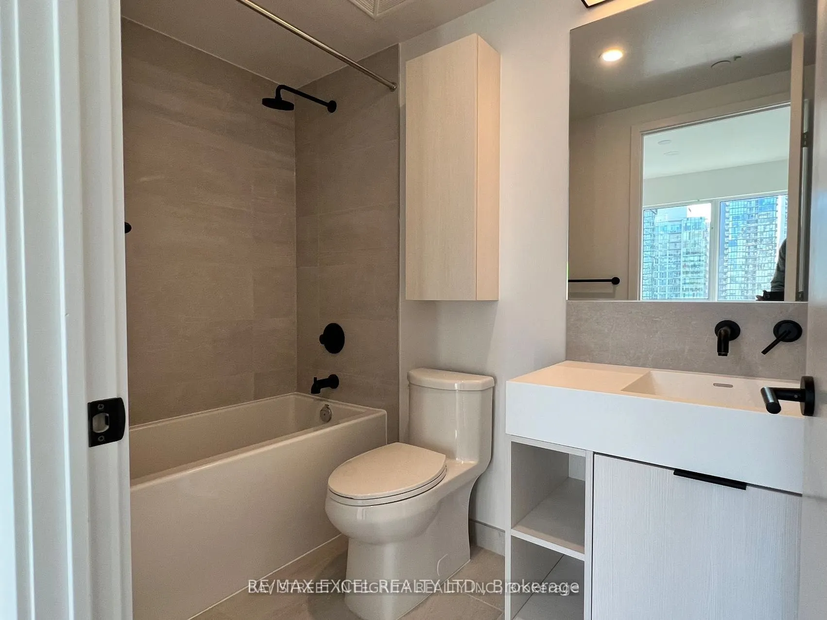 108 Peter Street #2708