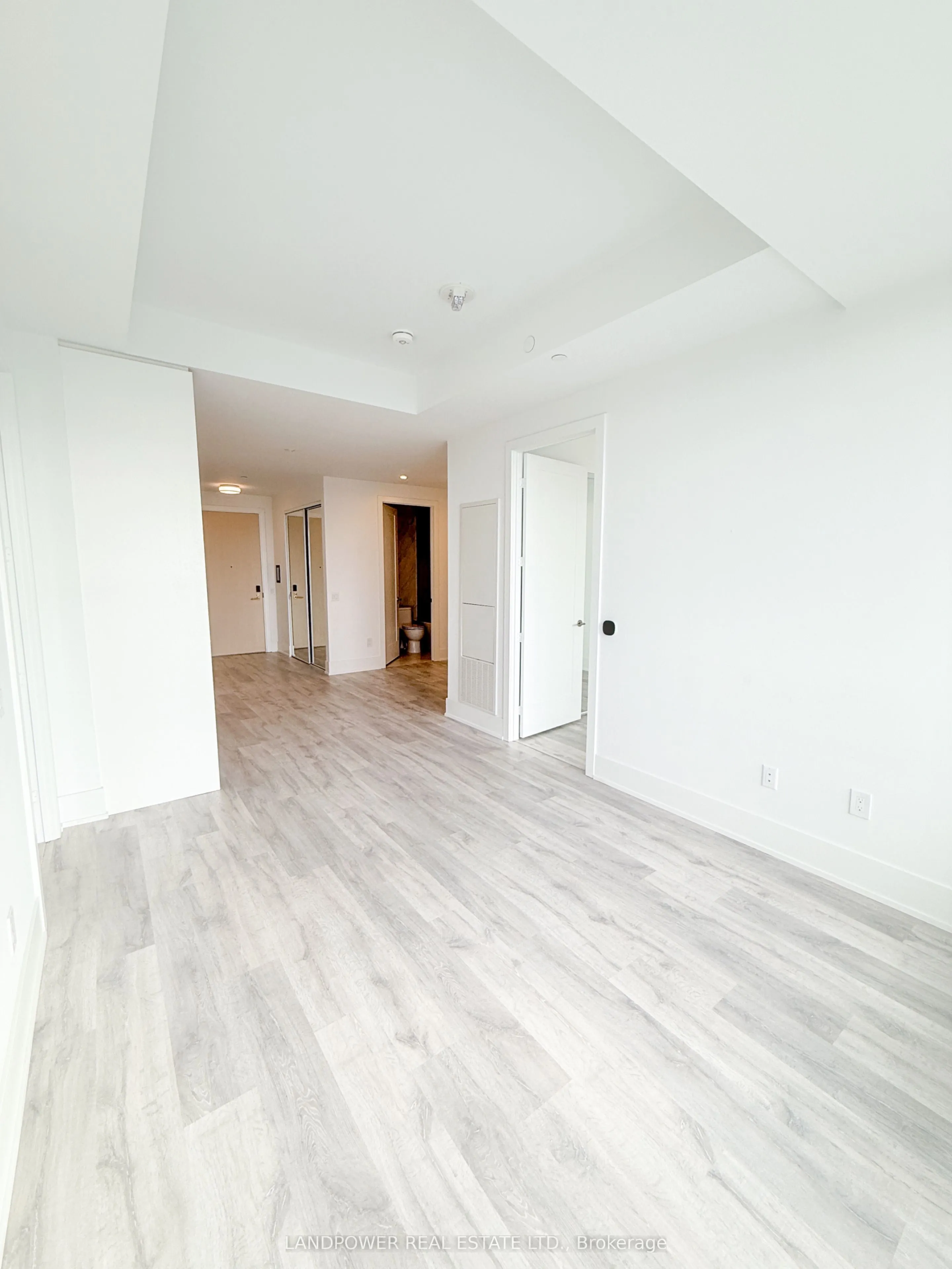 480 Front Street W #2002