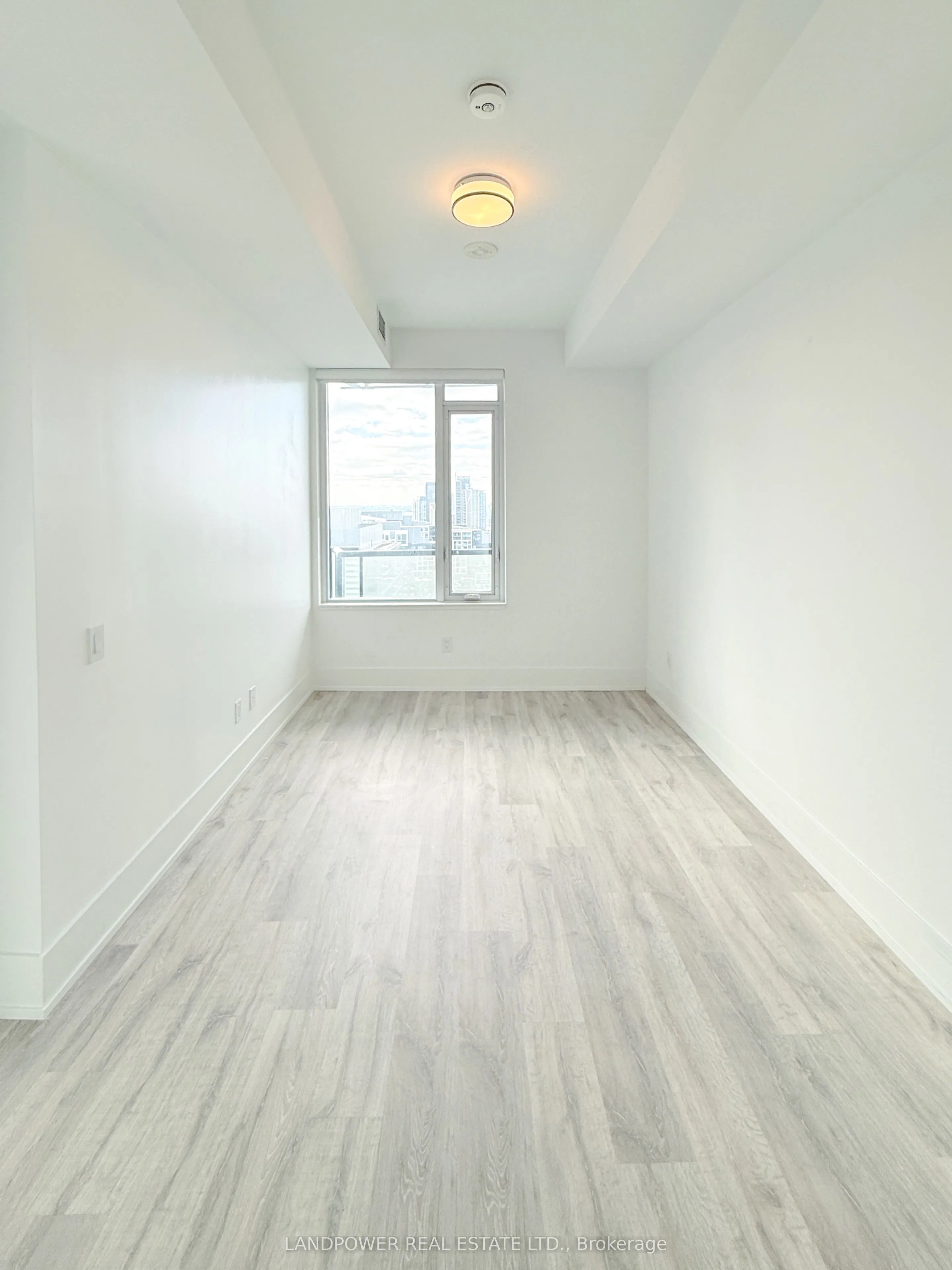 480 Front Street W #2002
