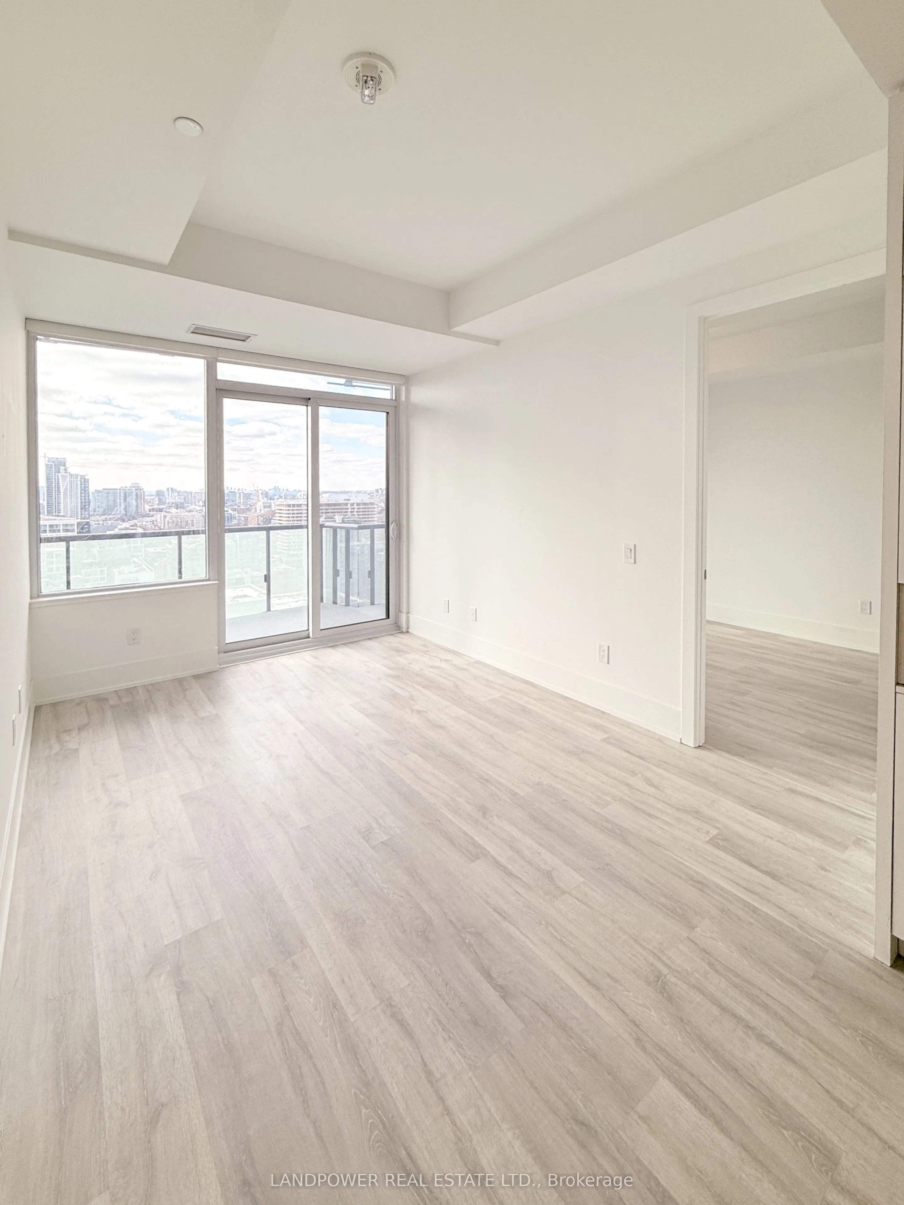480 Front Street W #2002