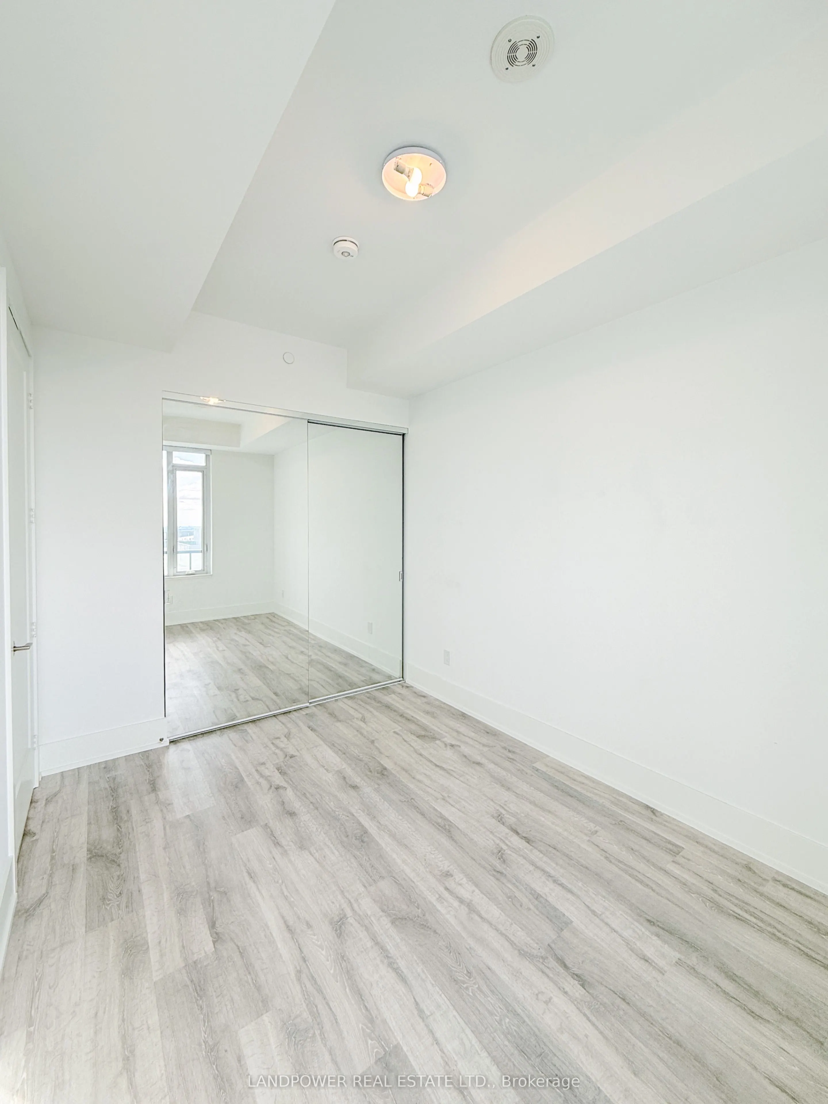 480 Front Street W #2002