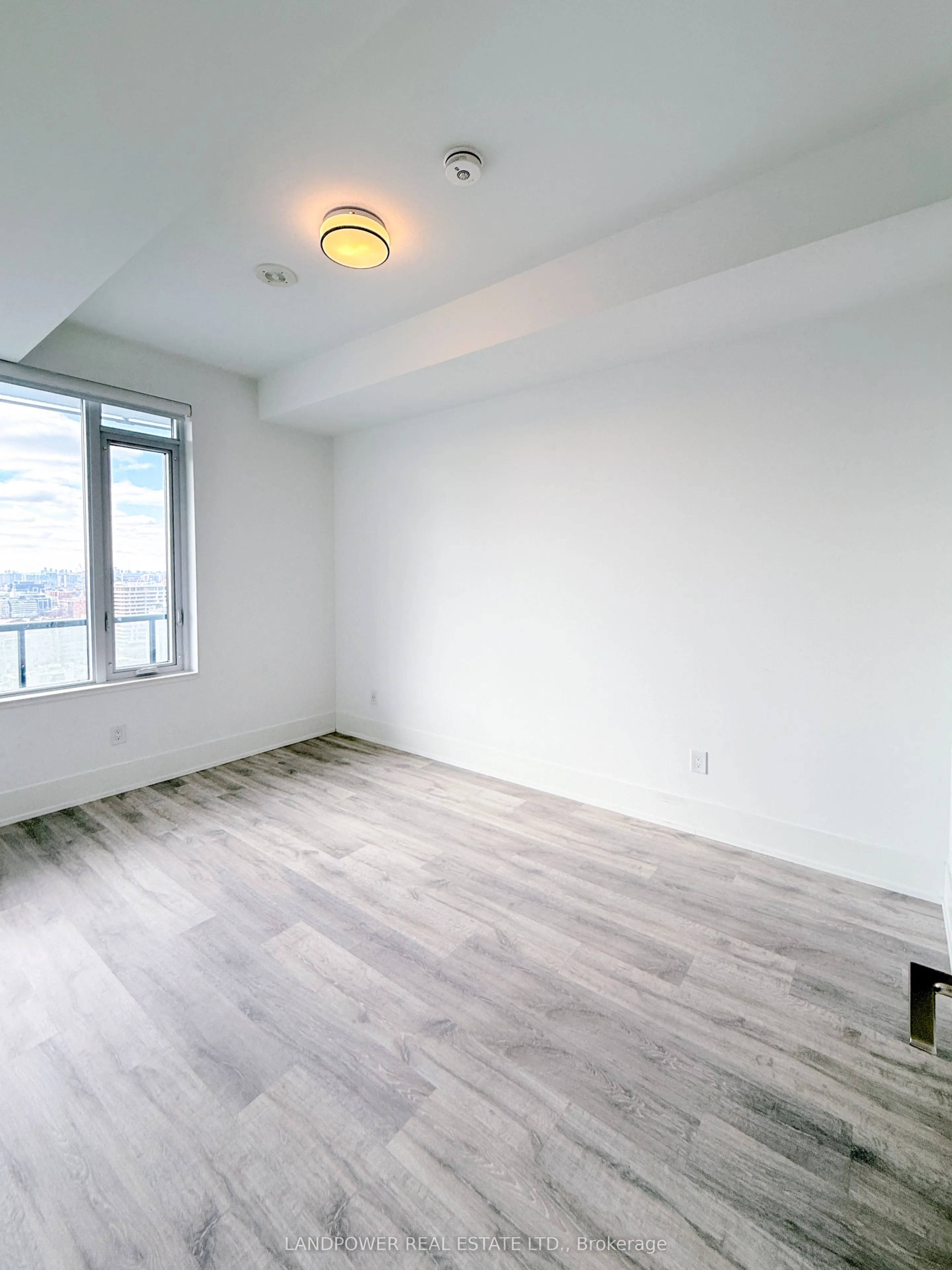 480 Front Street W #2002
