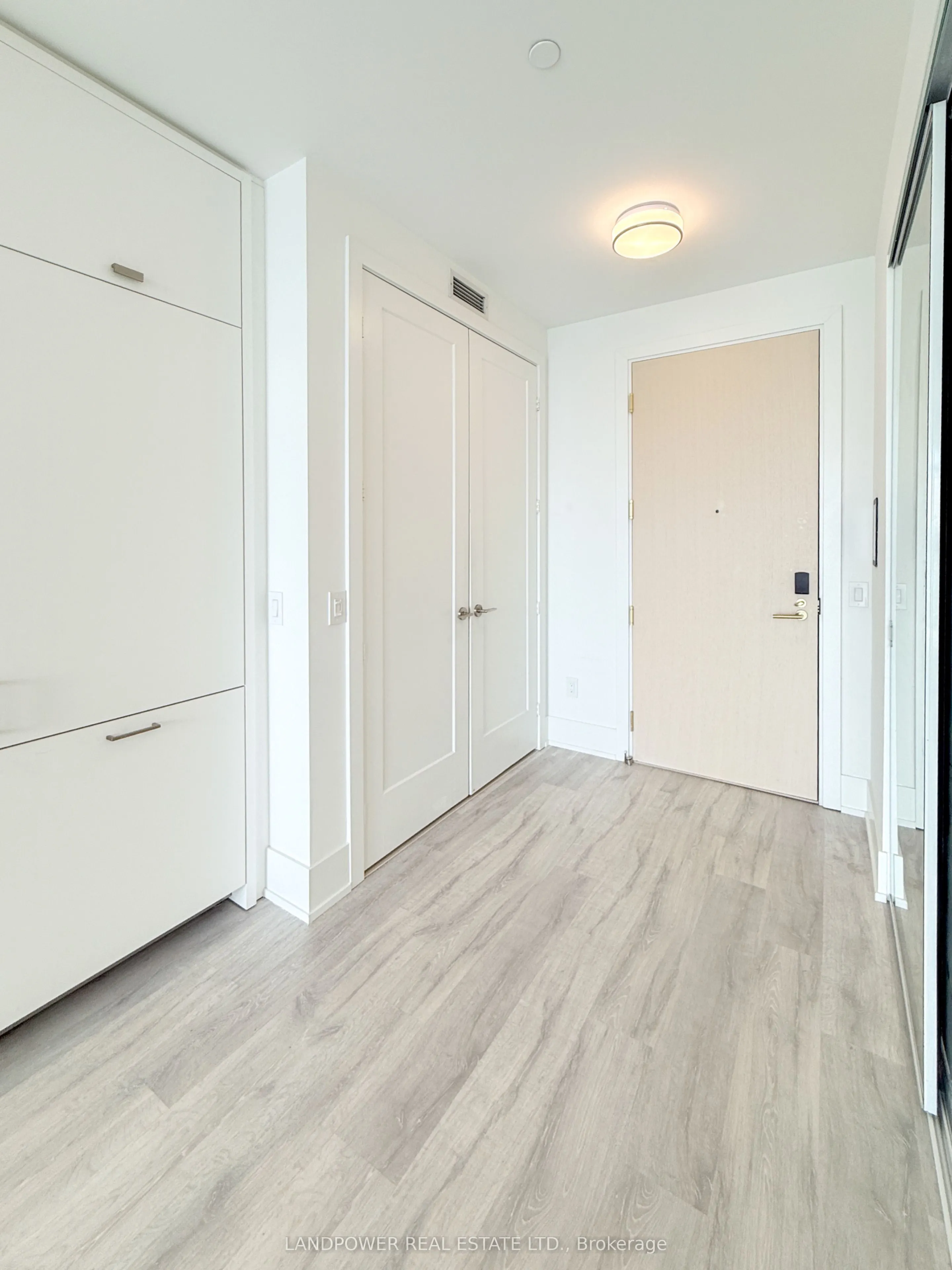 480 Front Street W #2002