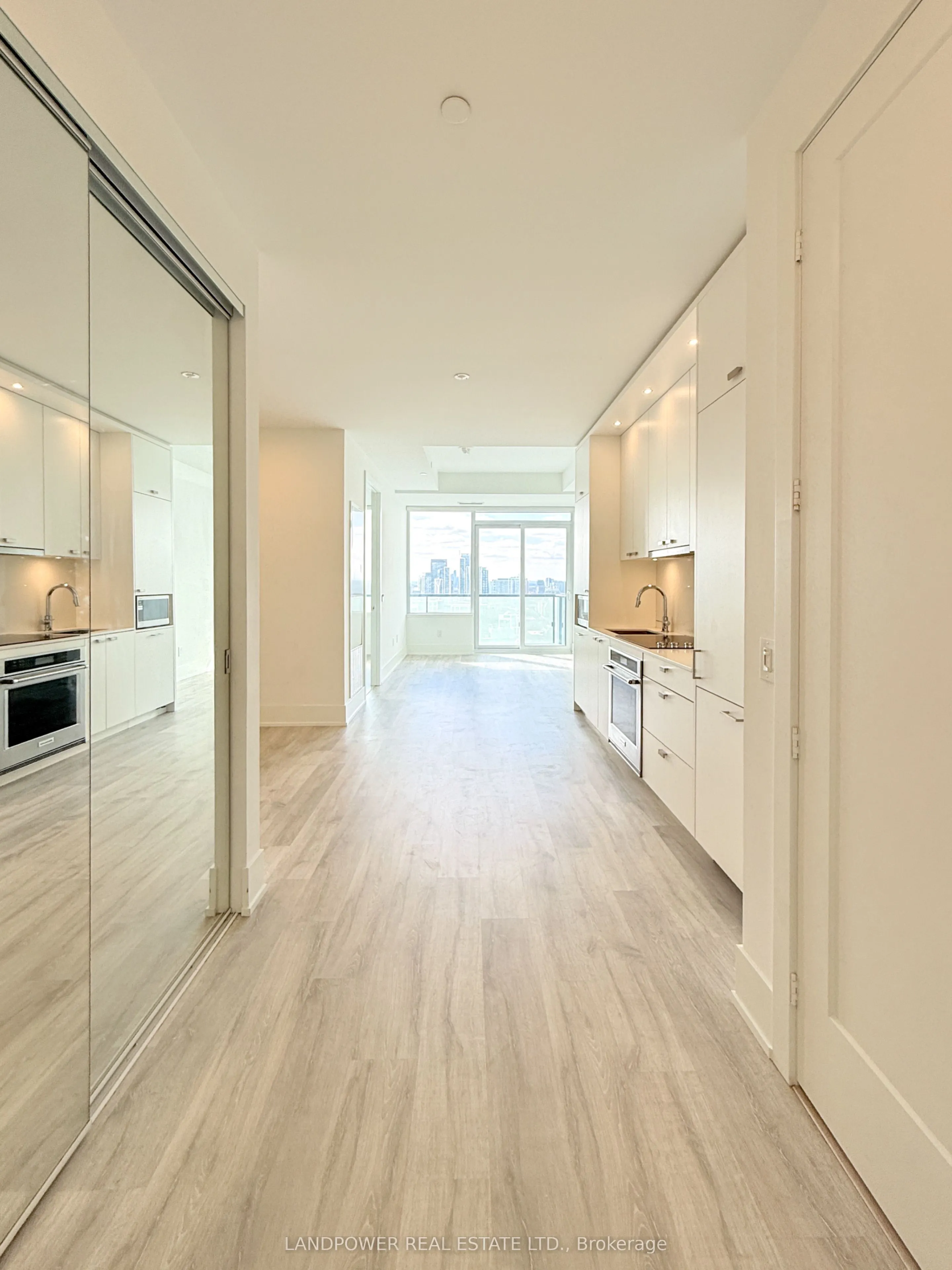 480 Front Street W #2002