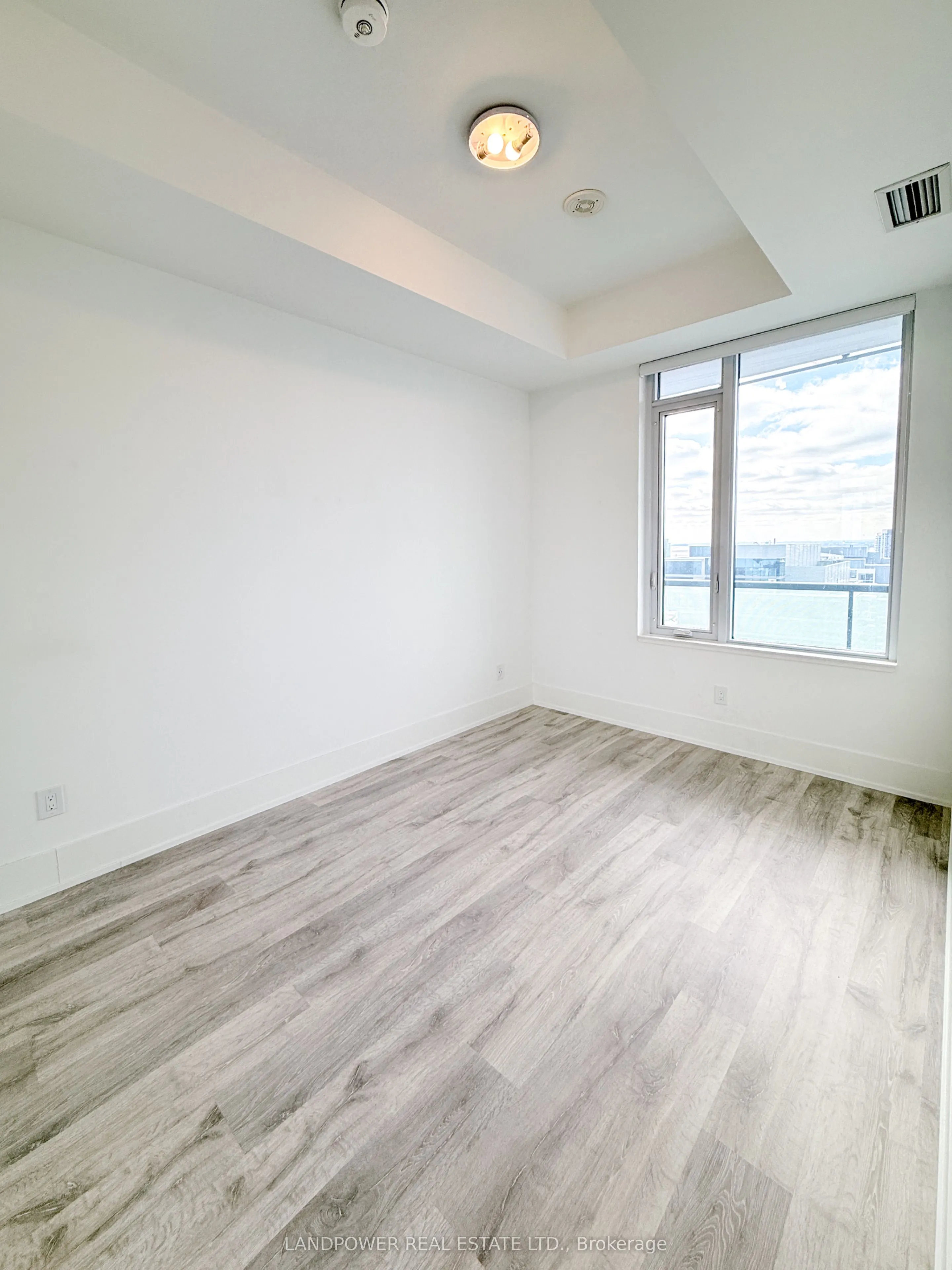 480 Front Street W #2002