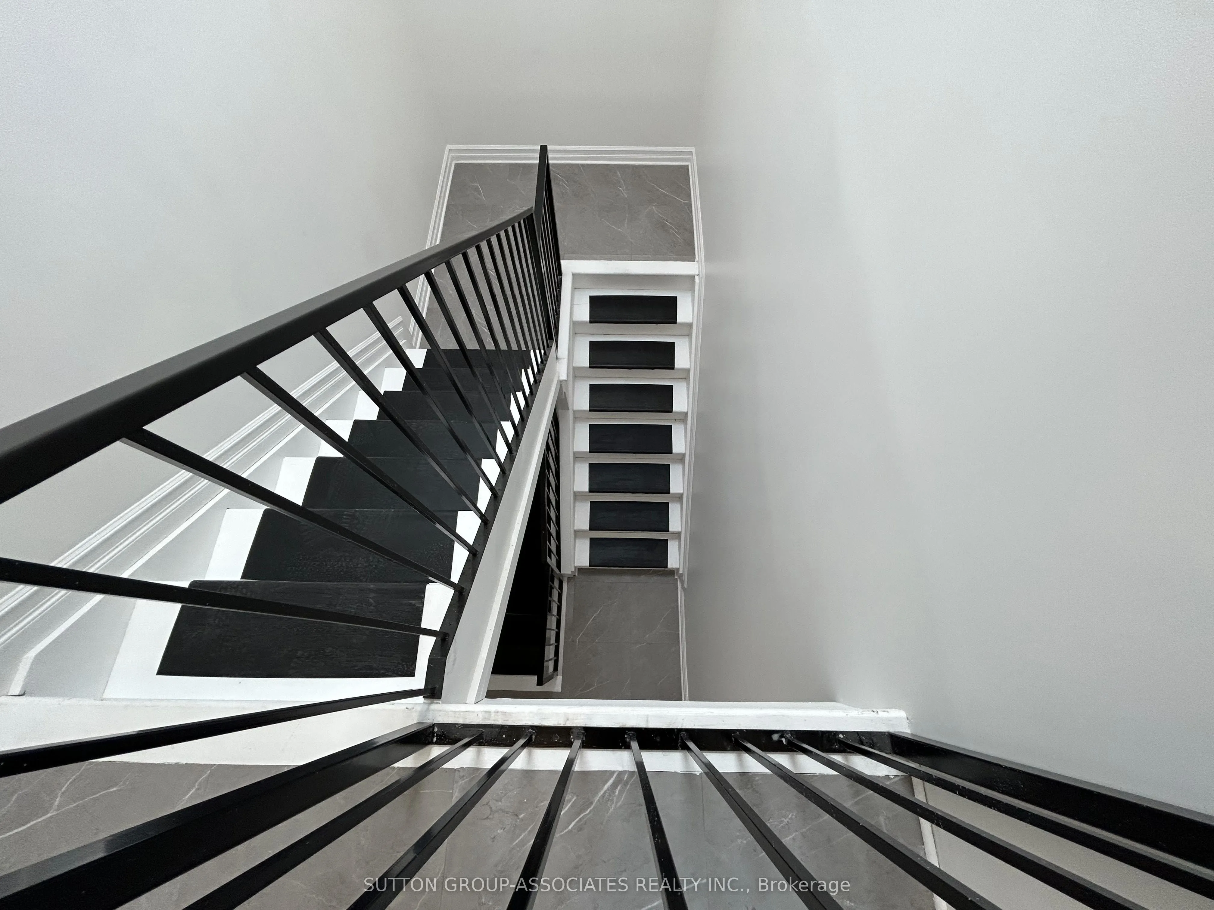 792 College Street #2nd flr