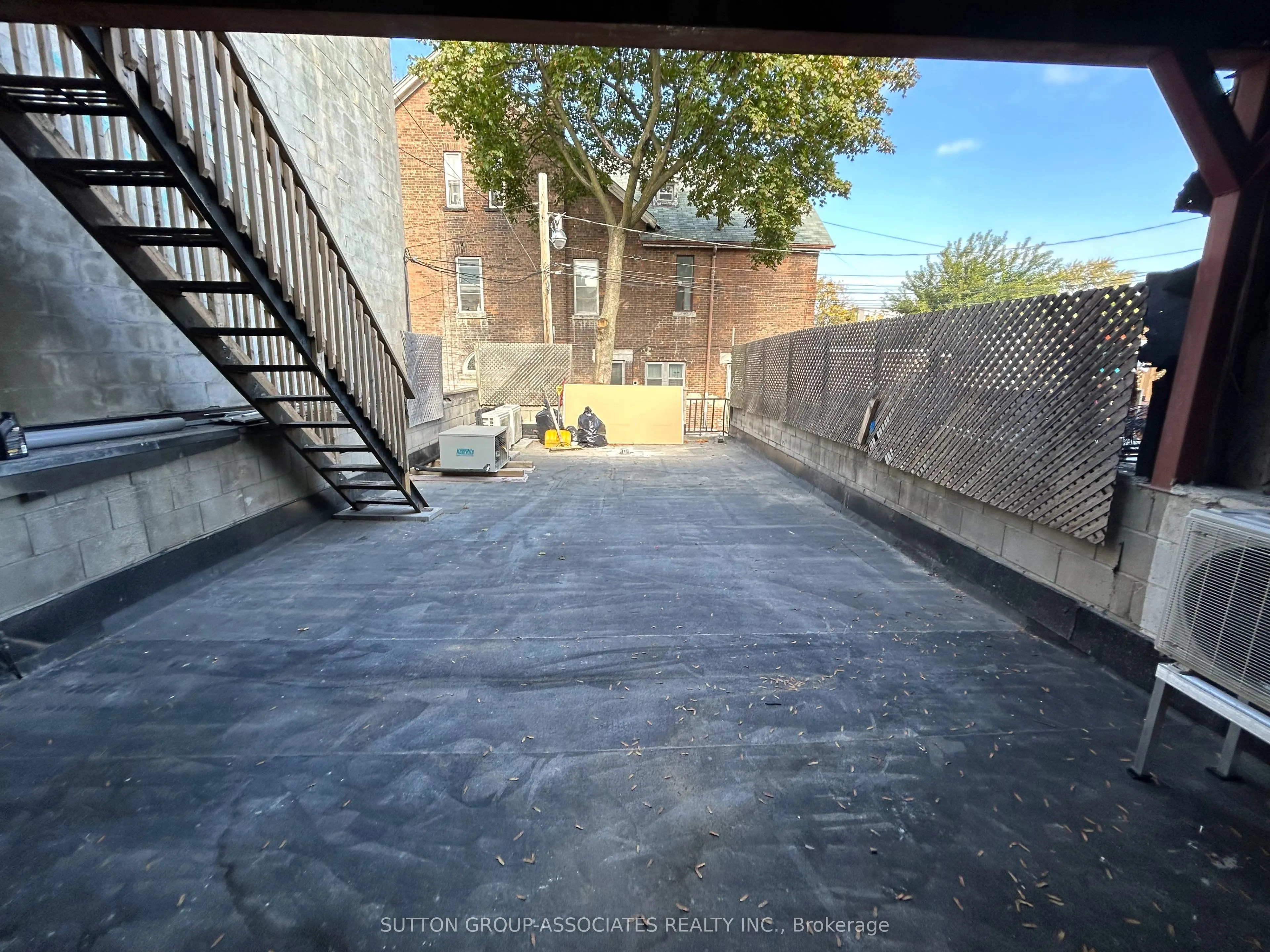 792 College Street #2nd flr