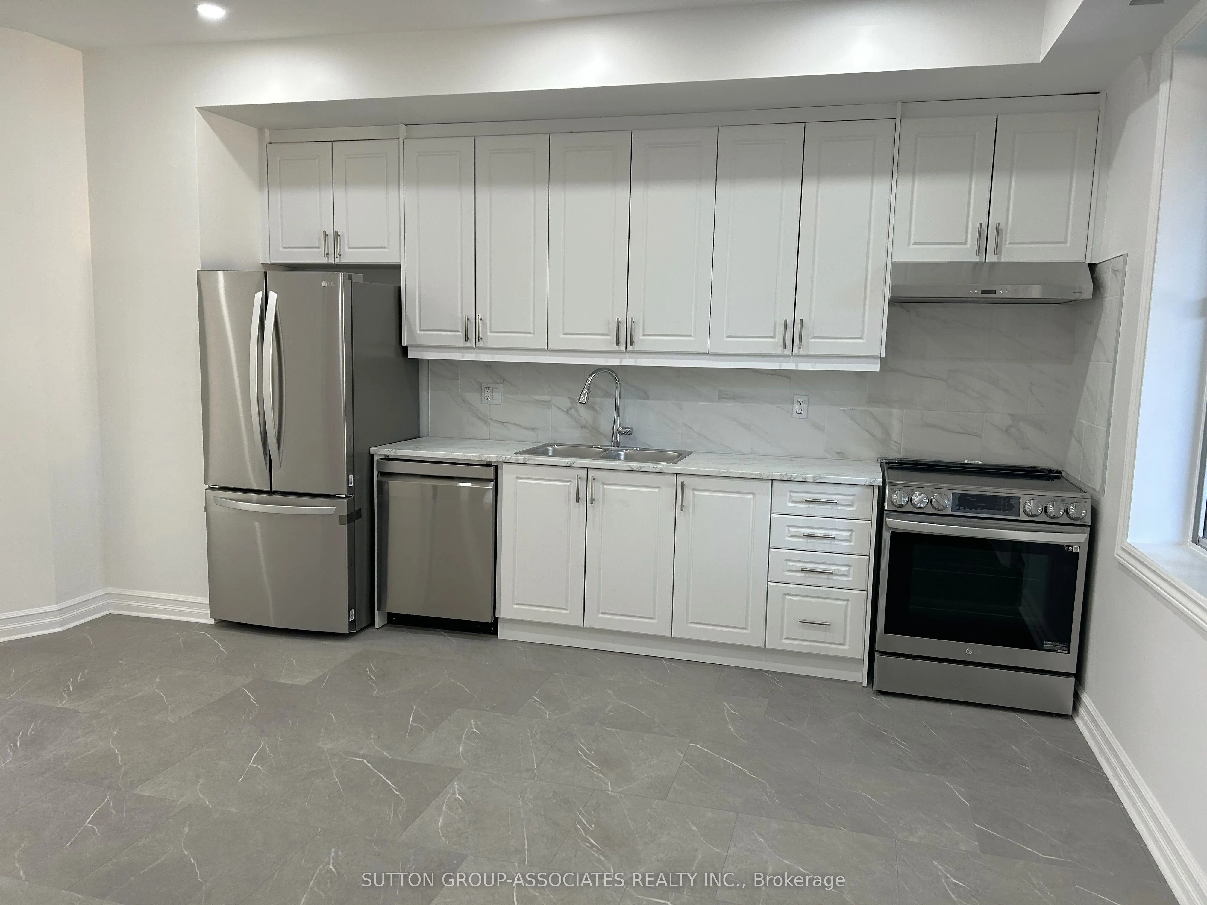 792 College Street #2nd flr