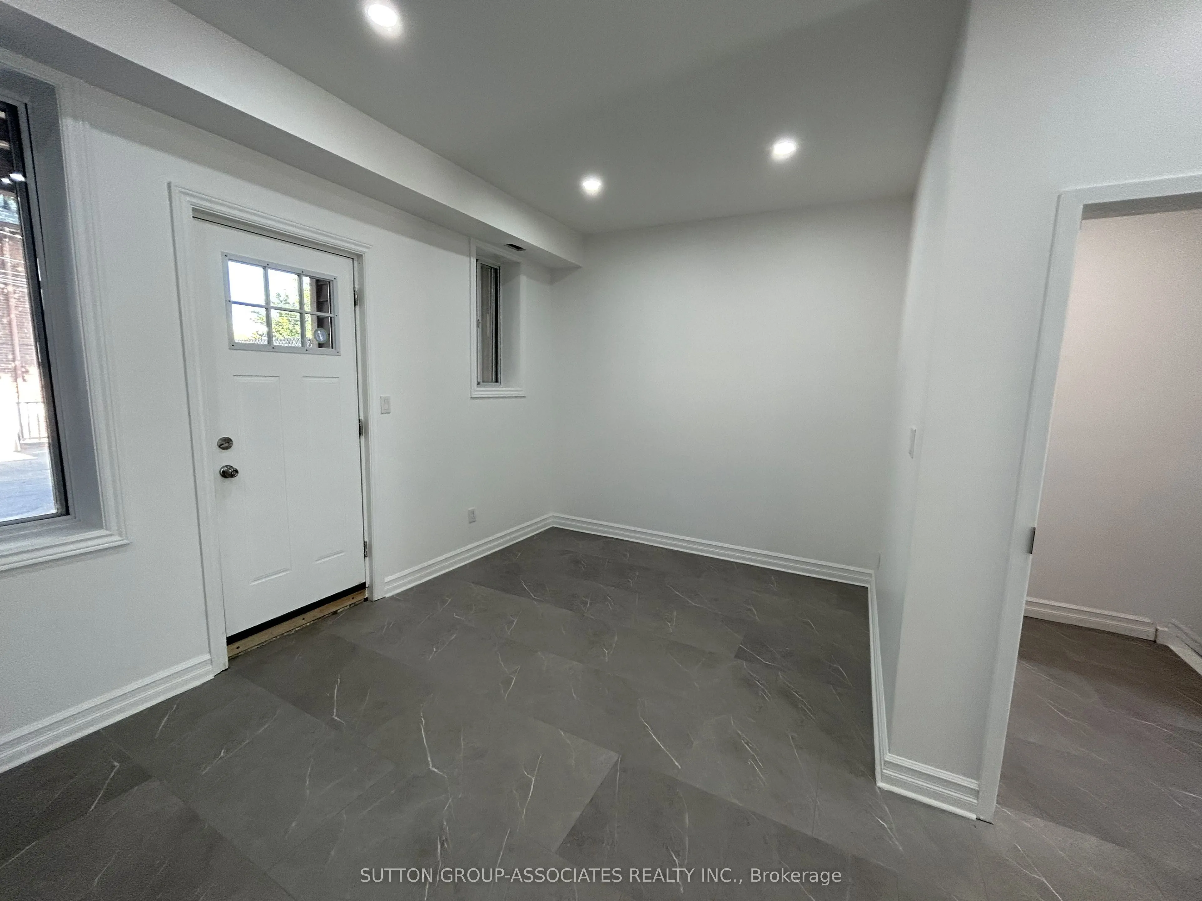 792 College Street #2nd flr