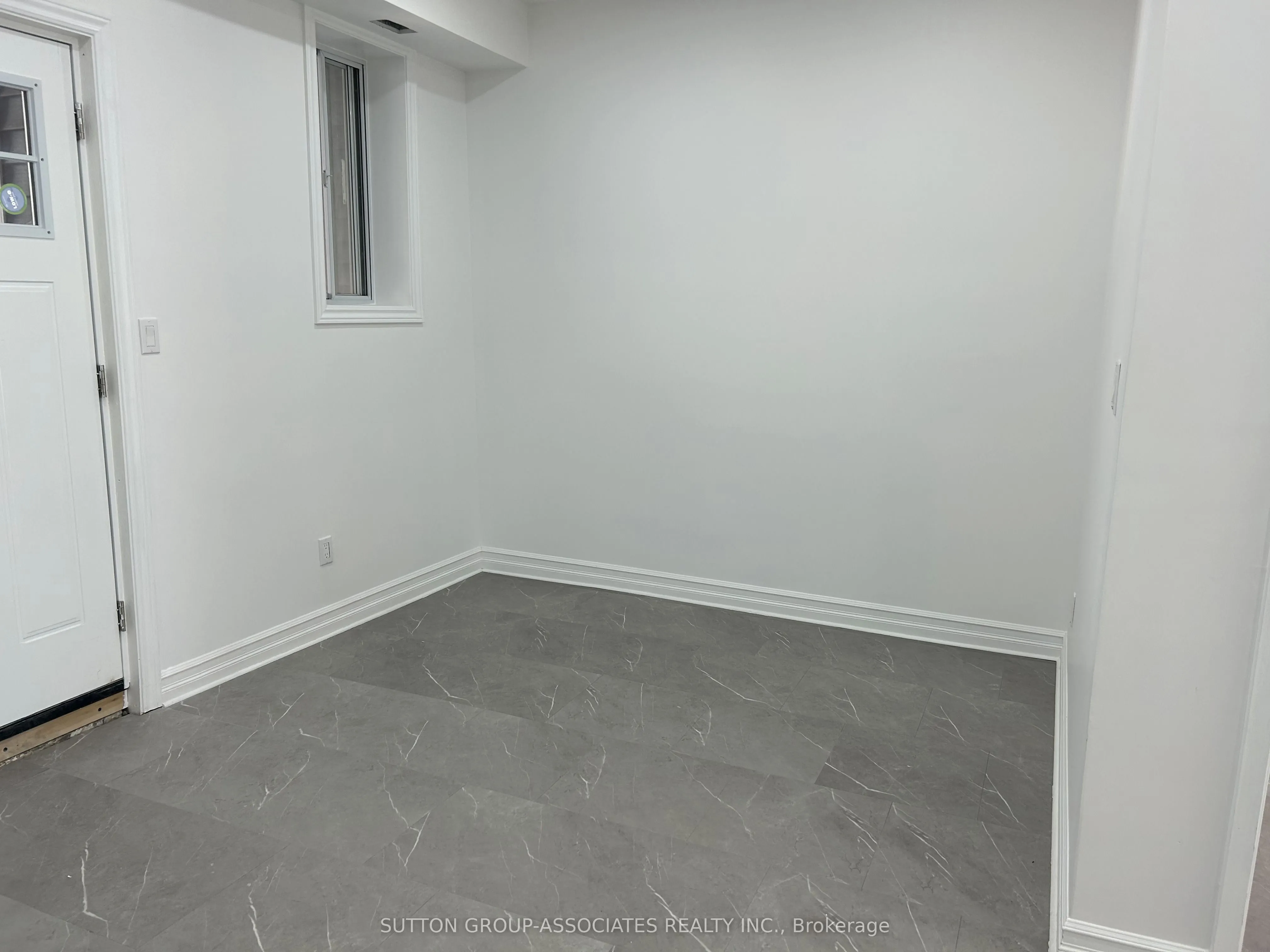 792 College Street #2nd flr