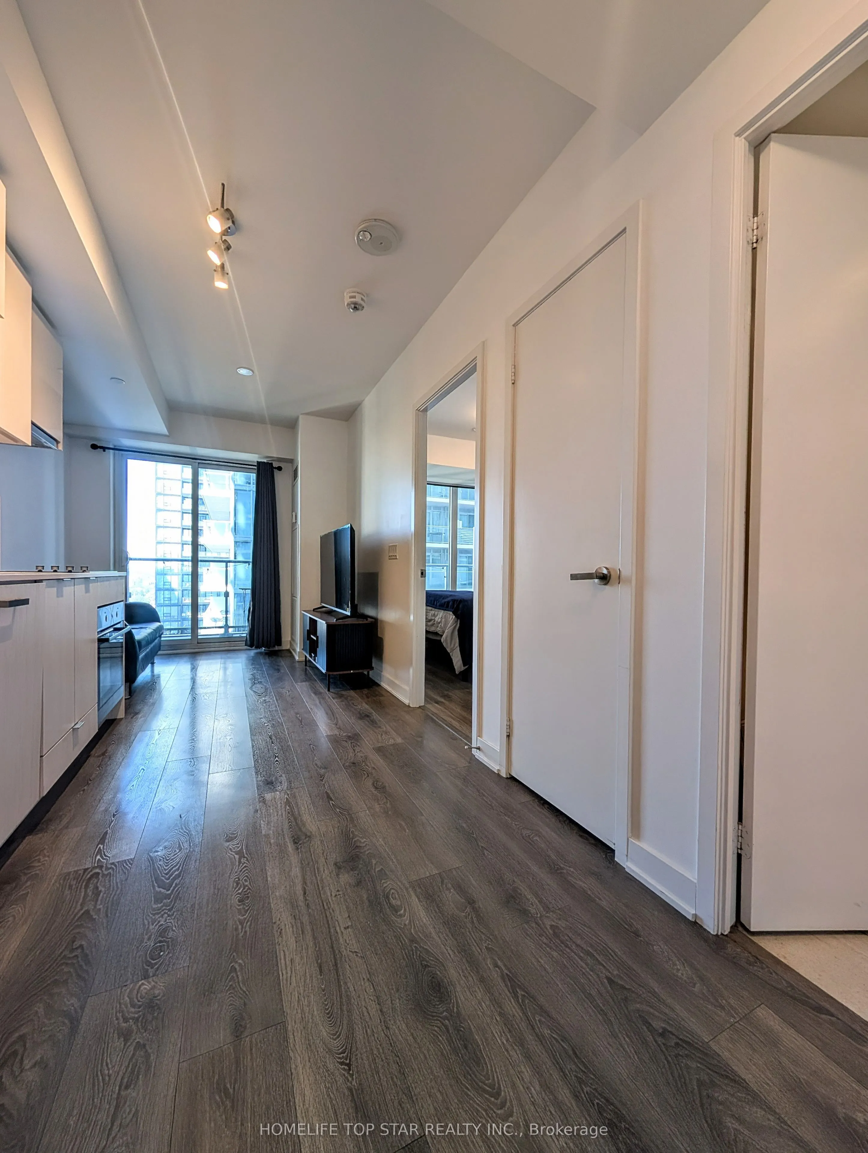 195 Redpath Avenue NW #2313