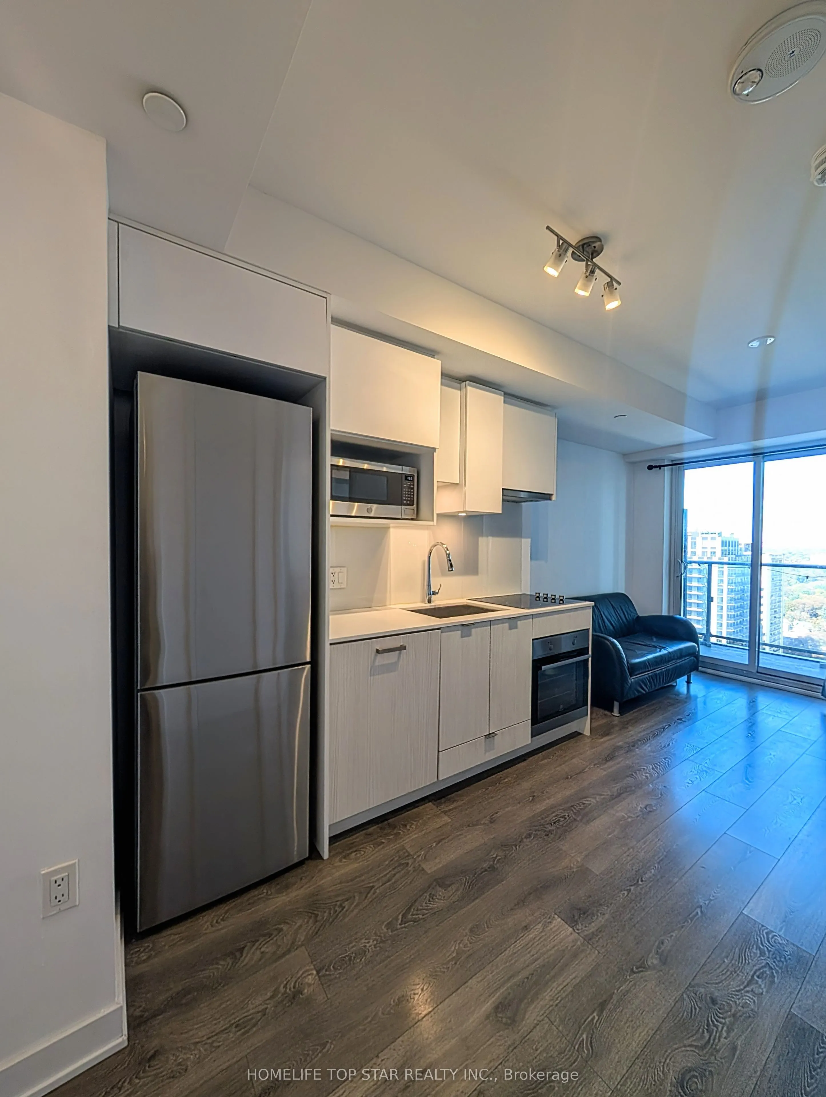 195 Redpath Avenue NW #2313