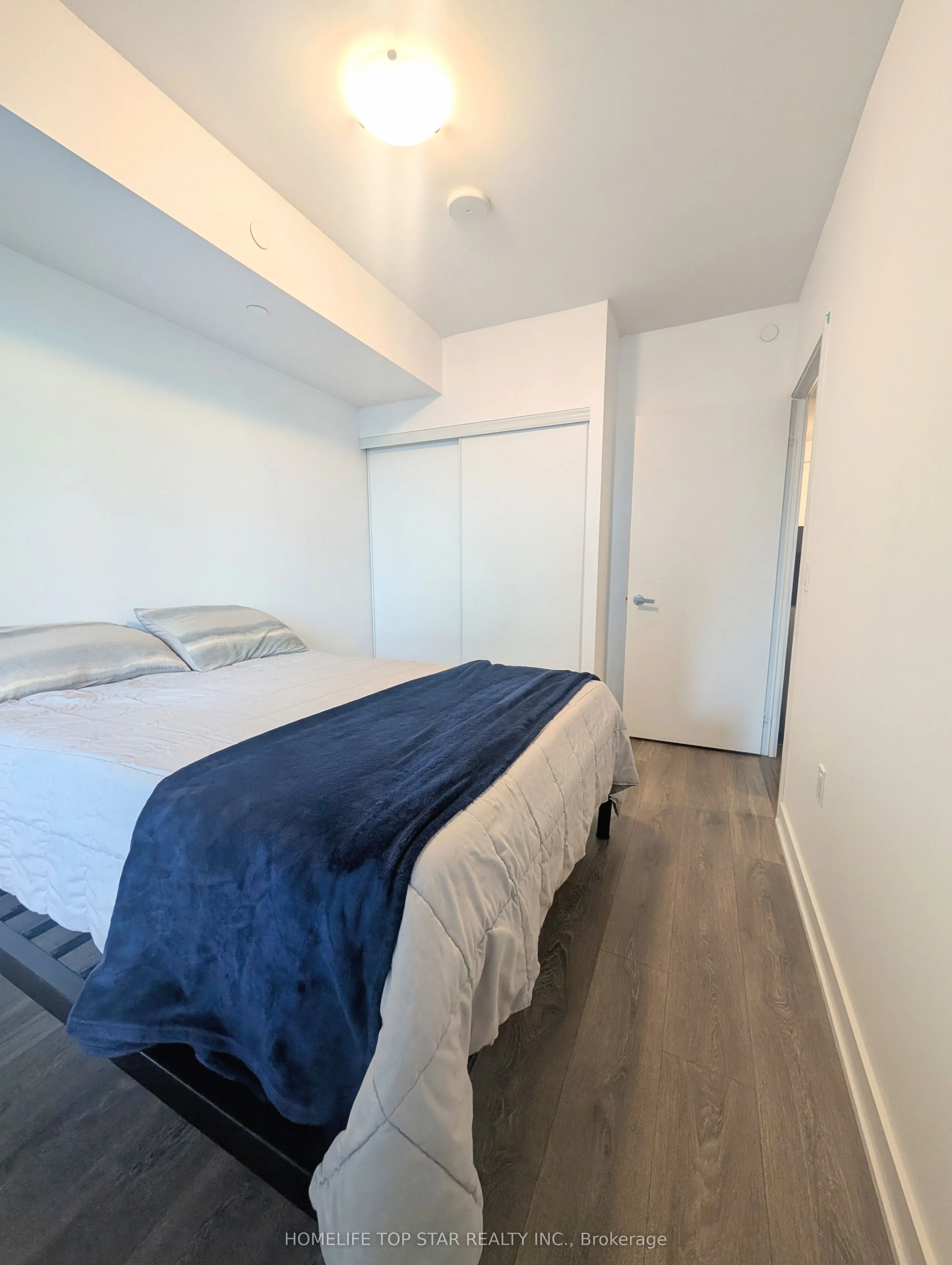 195 Redpath Avenue NW #2313