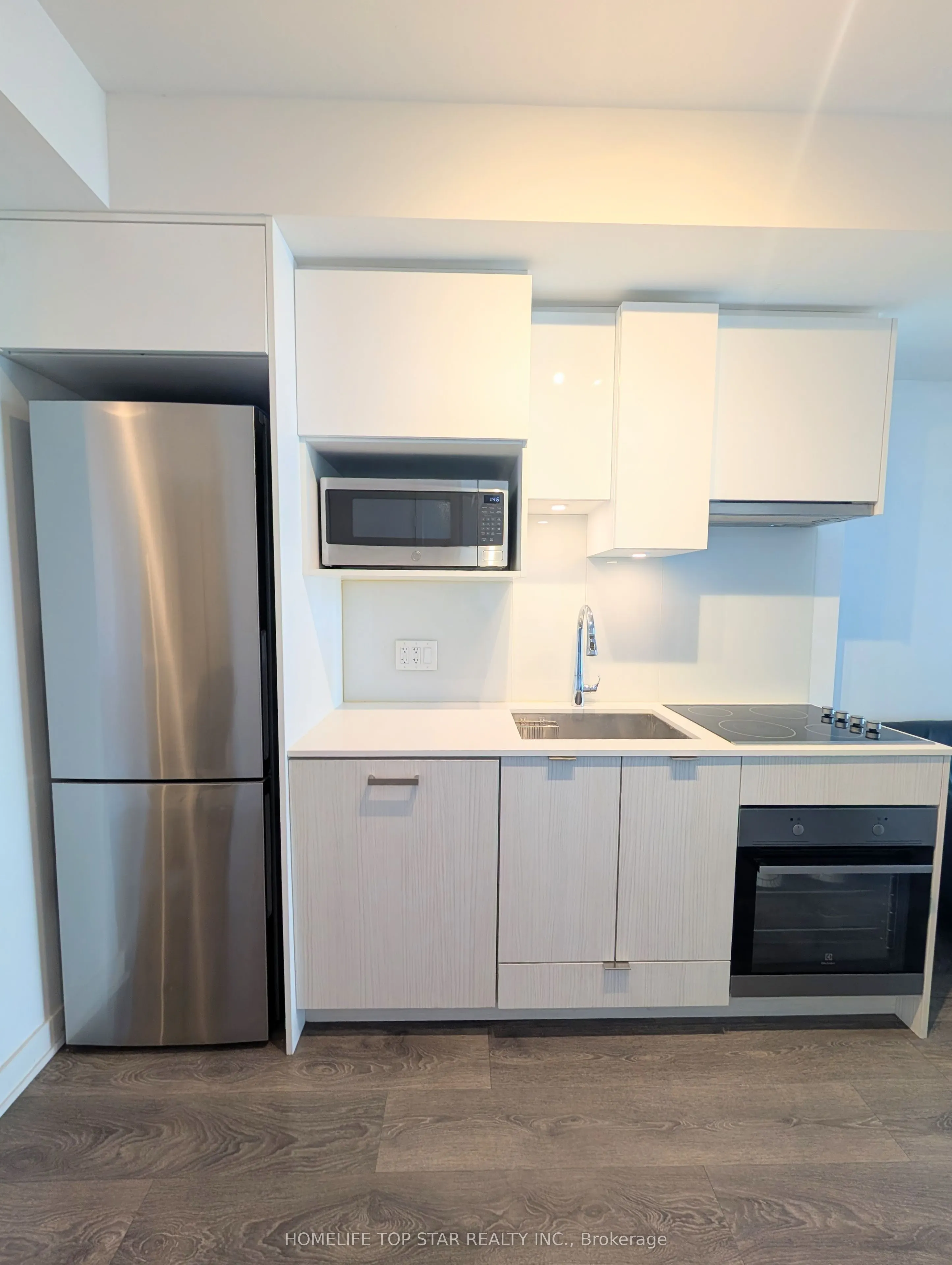 195 Redpath Avenue NW #2313