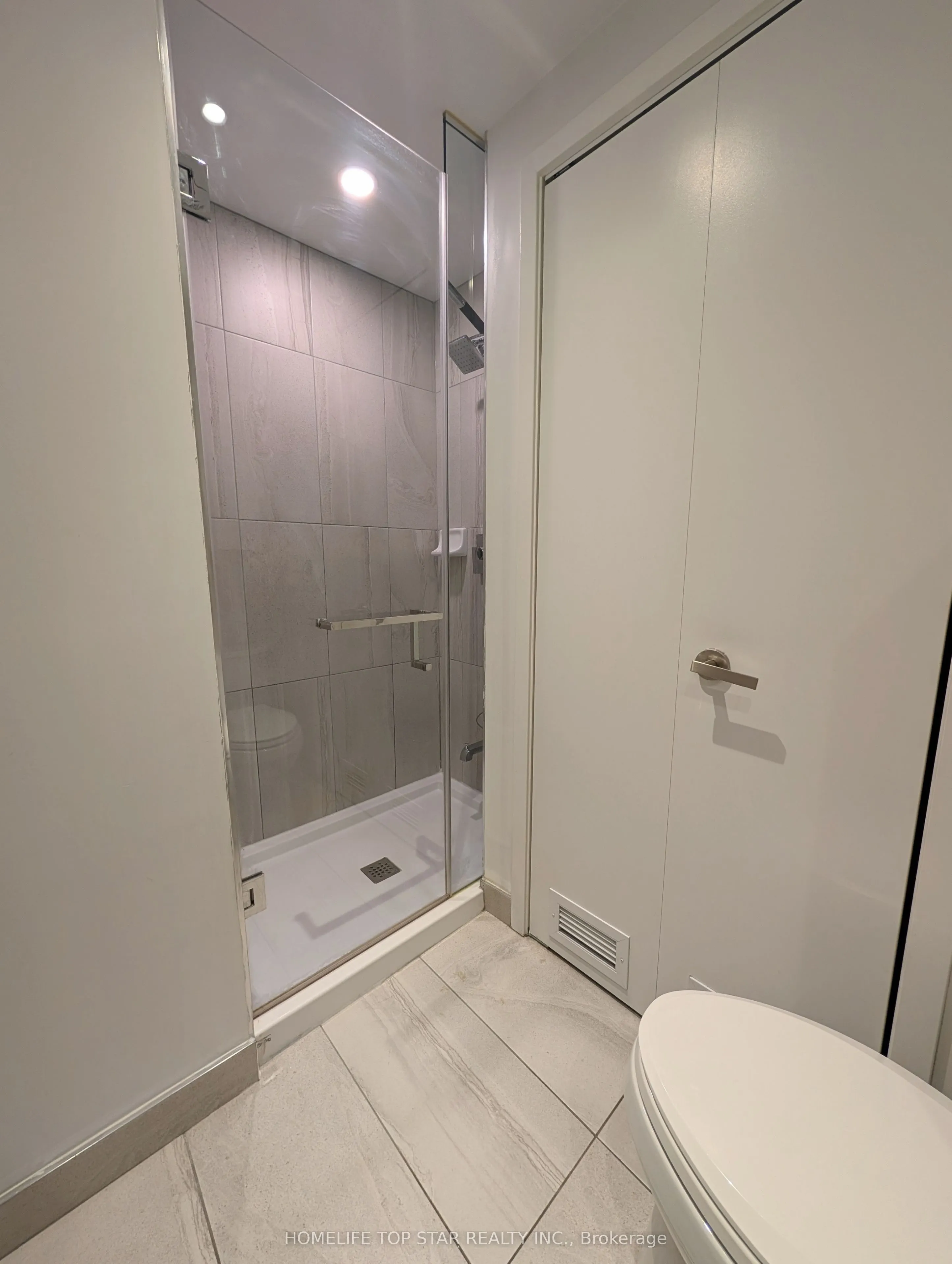 195 Redpath Avenue NW #2313