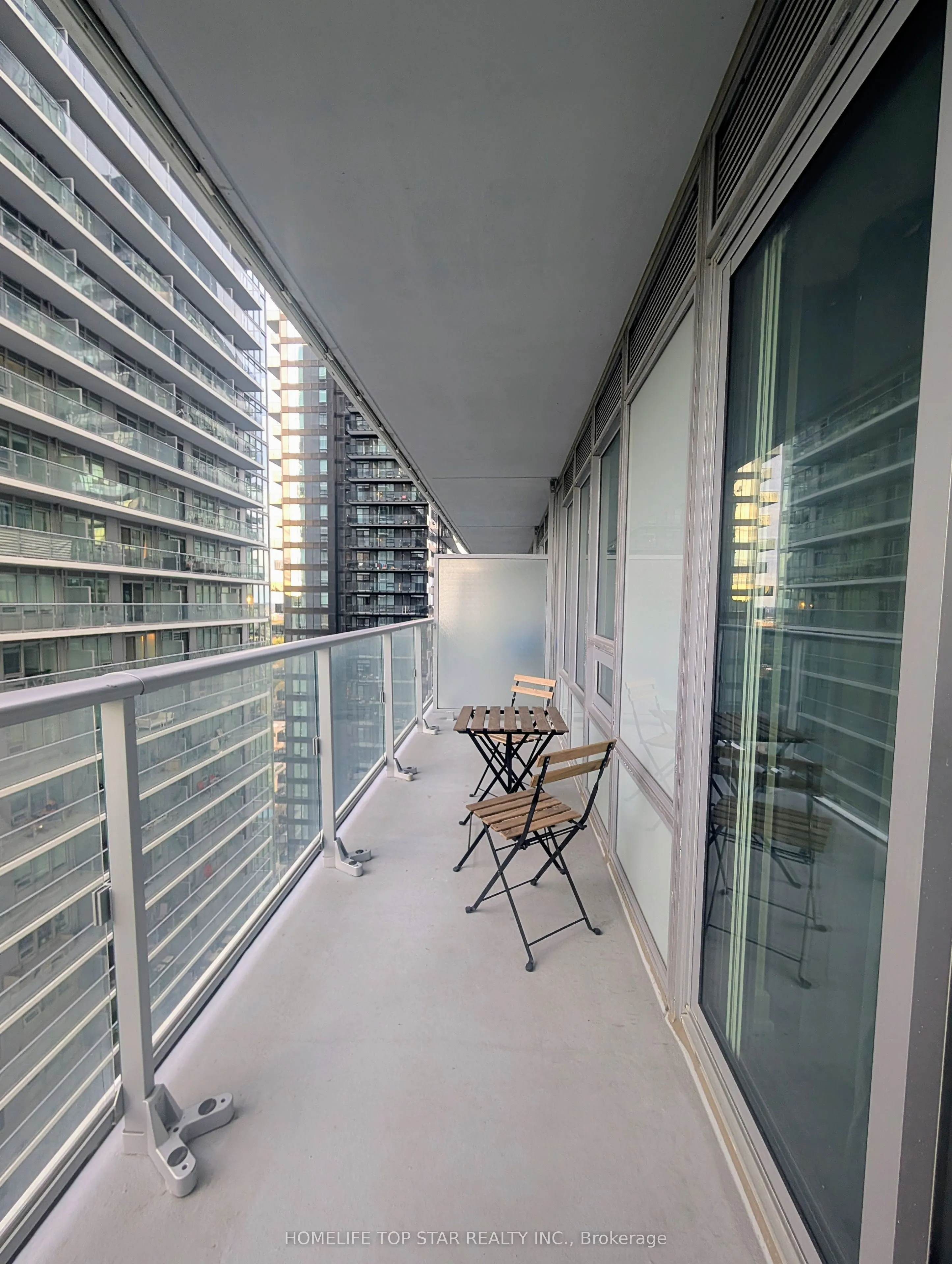 195 Redpath Avenue NW #2313