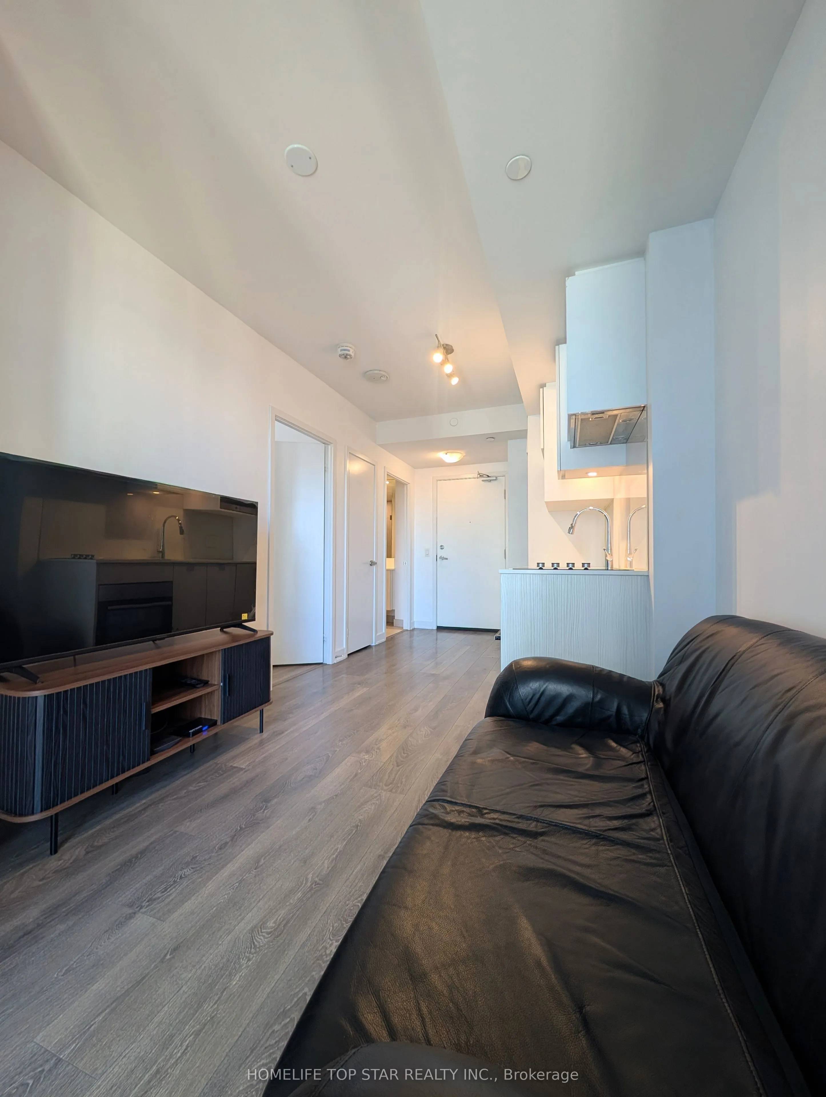 195 Redpath Avenue NW #2313