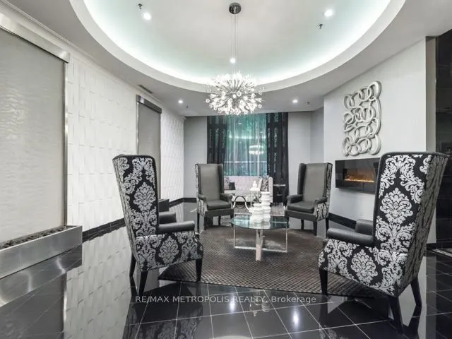 7 Carlton Street #403