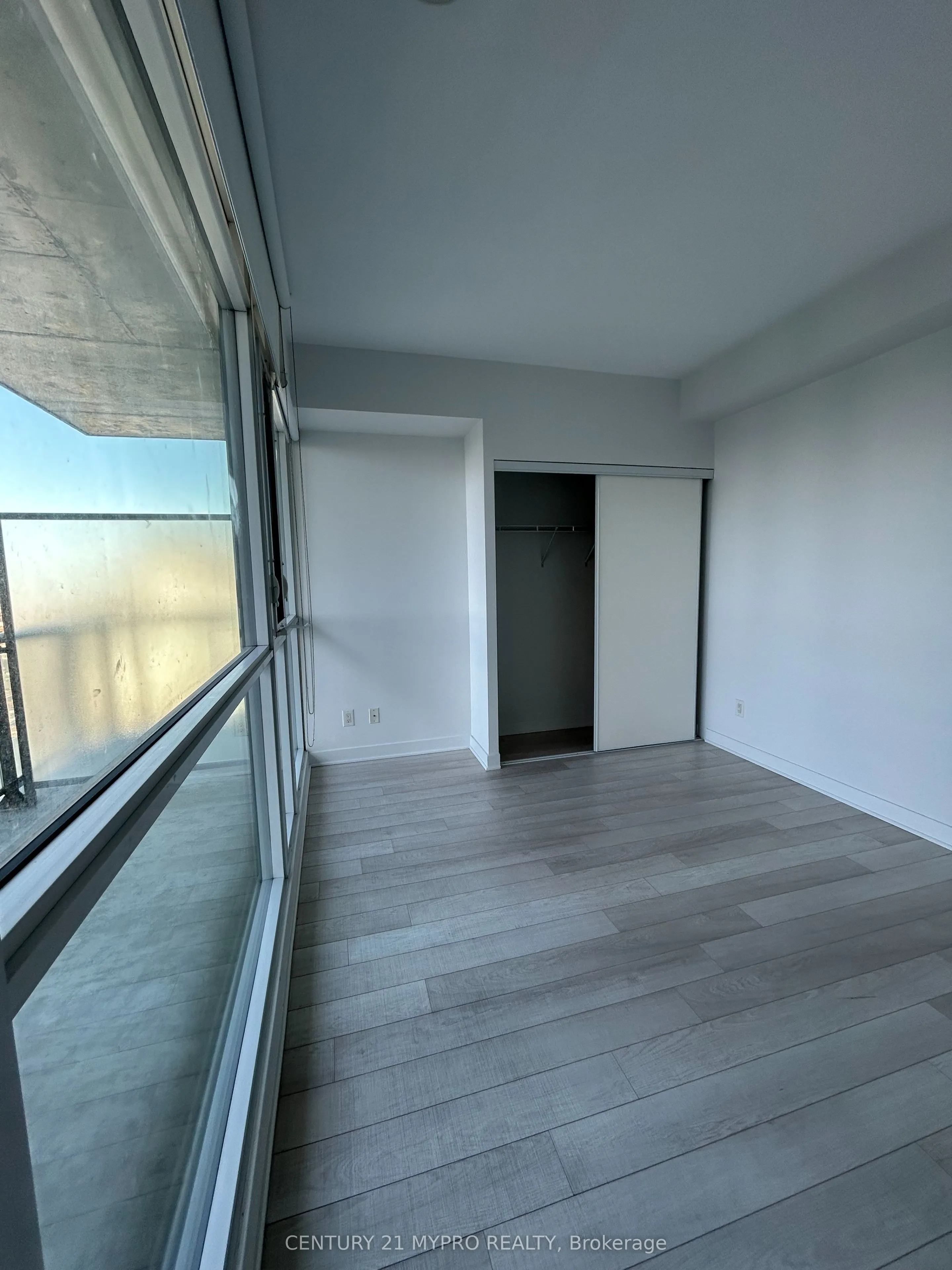 290 Adelaide Street W #3902