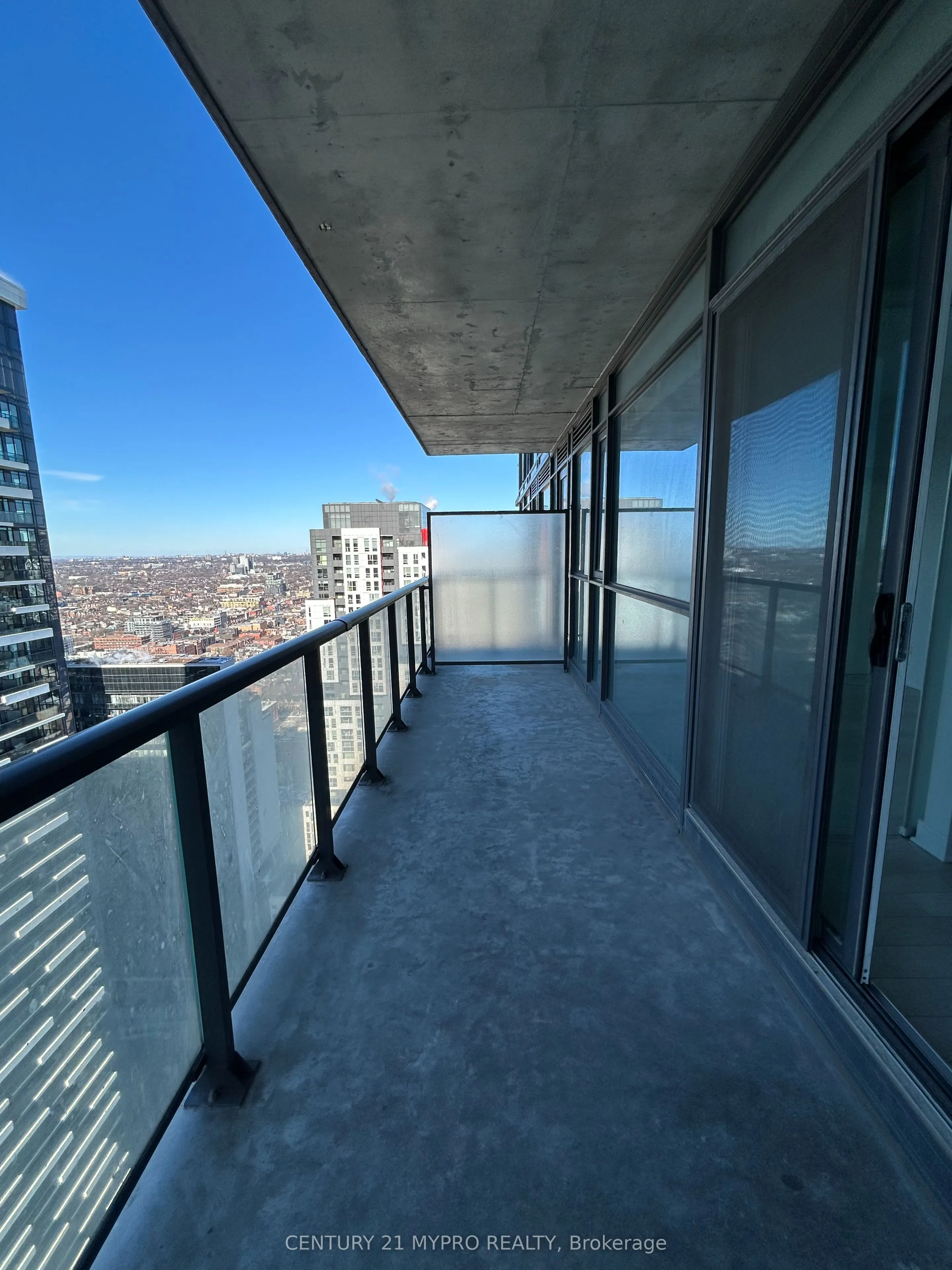 290 Adelaide Street W #3902