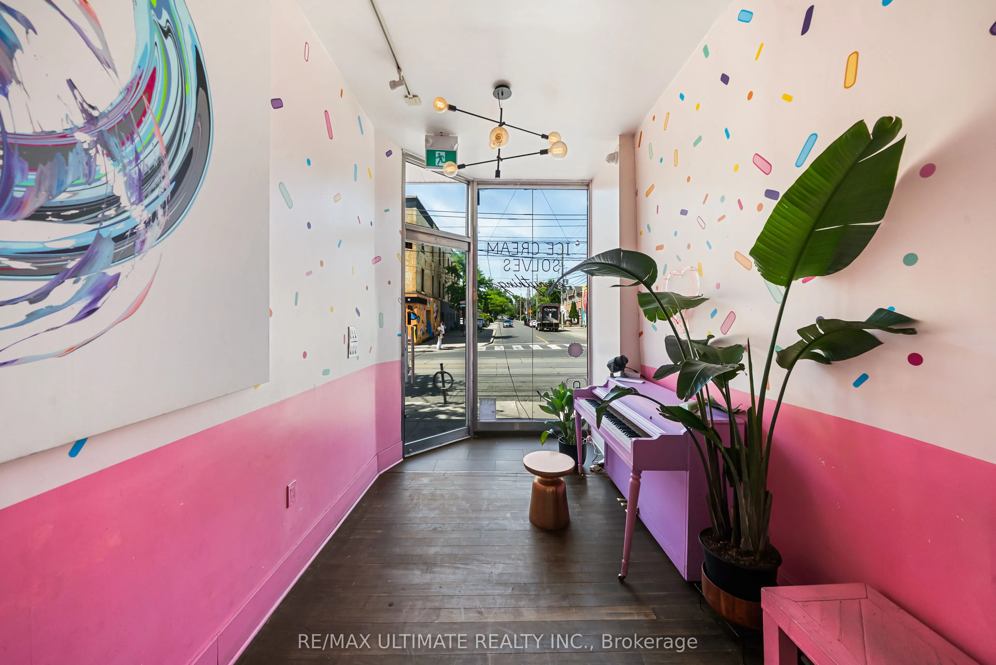 831 Queen Street W #Main