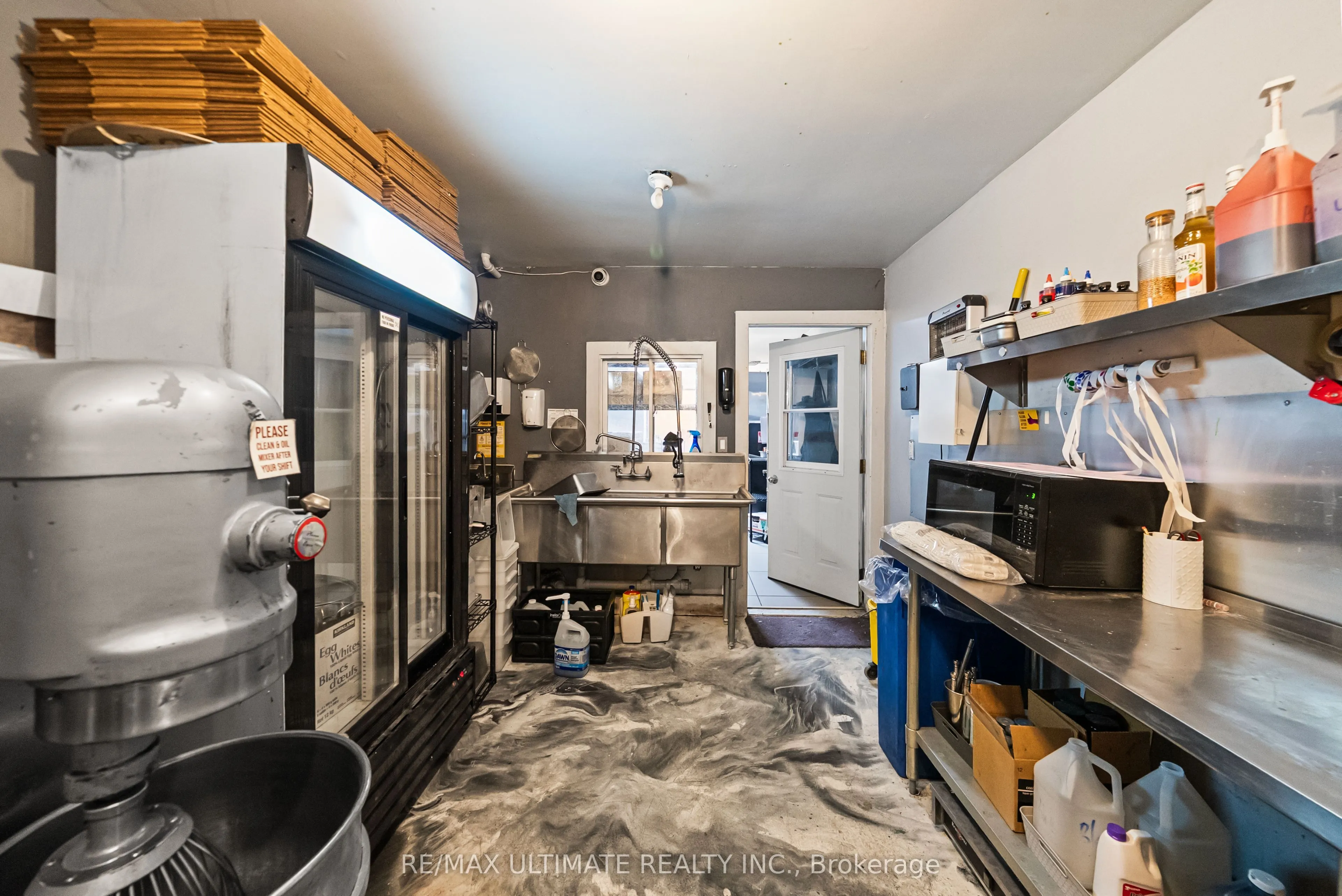 831 Queen Street W #Main