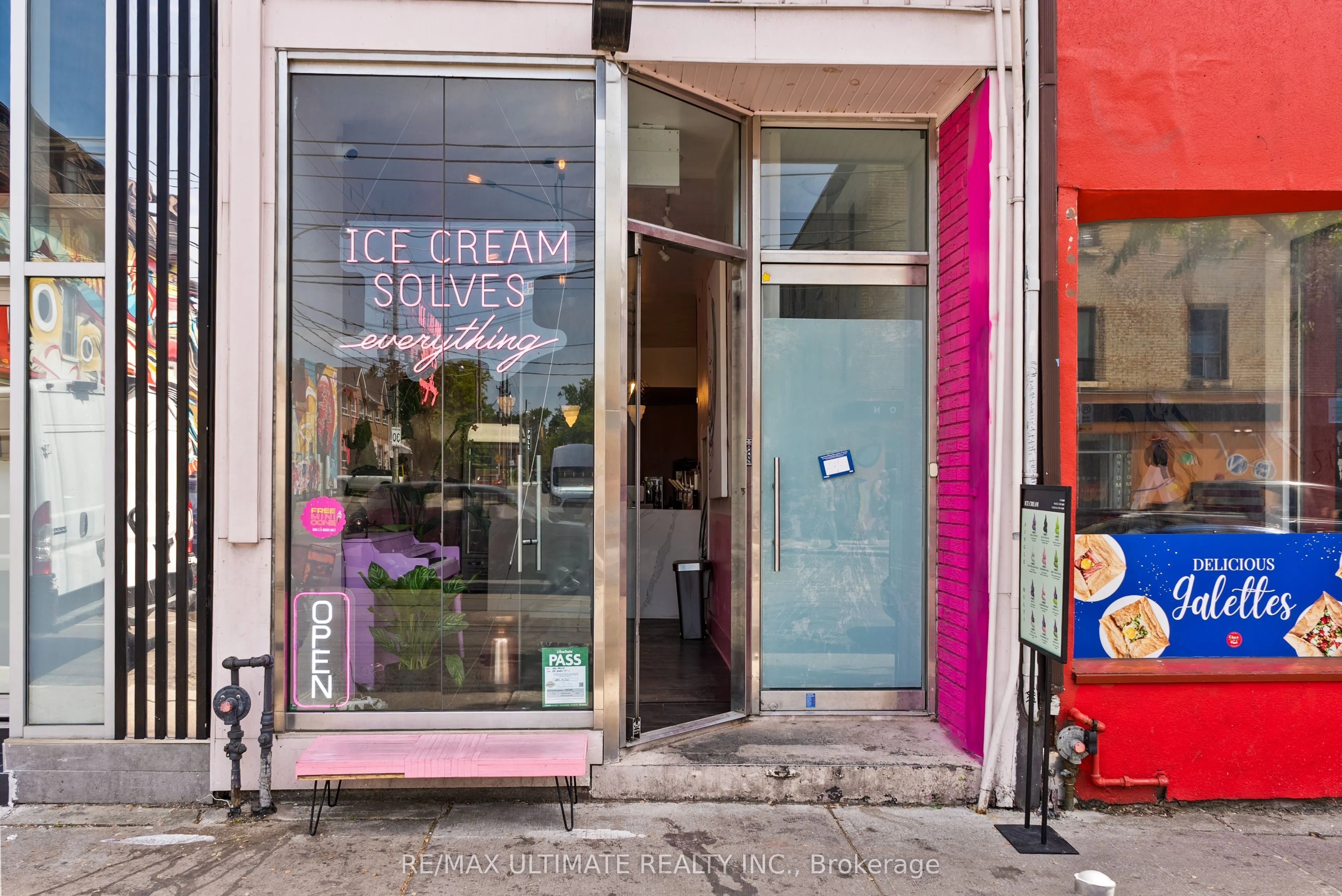 831 Queen Street W #Main