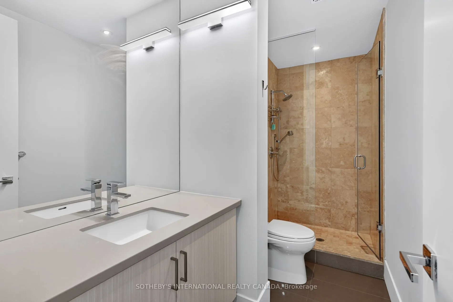 29 Queens Quay E #TH 114