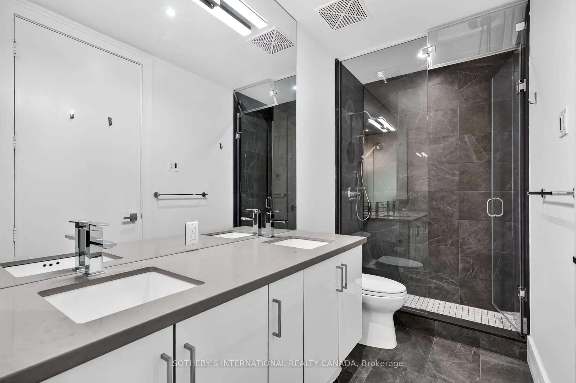 29 Queens Quay E #TH 114