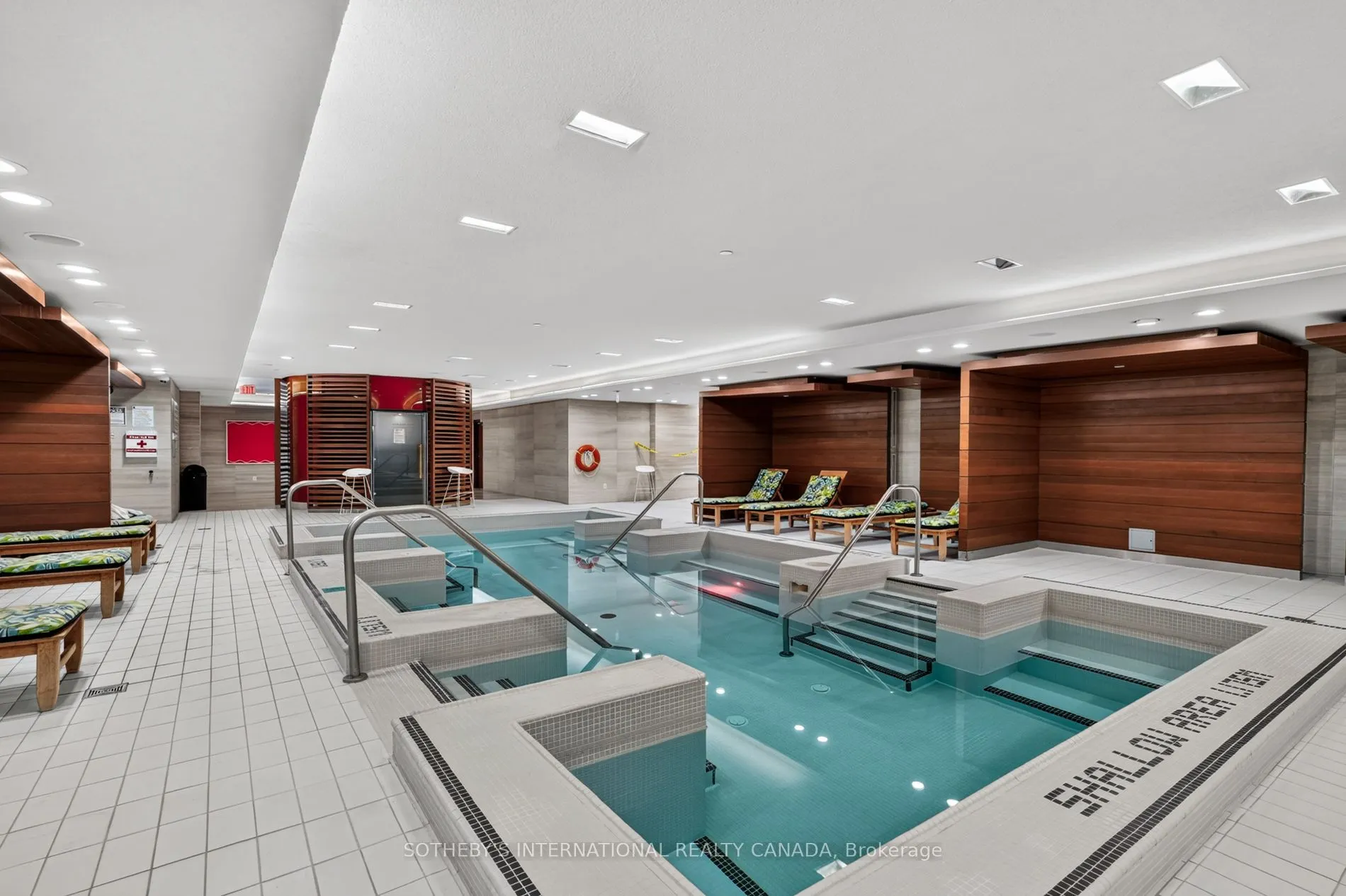 29 Queens Quay E #TH 114