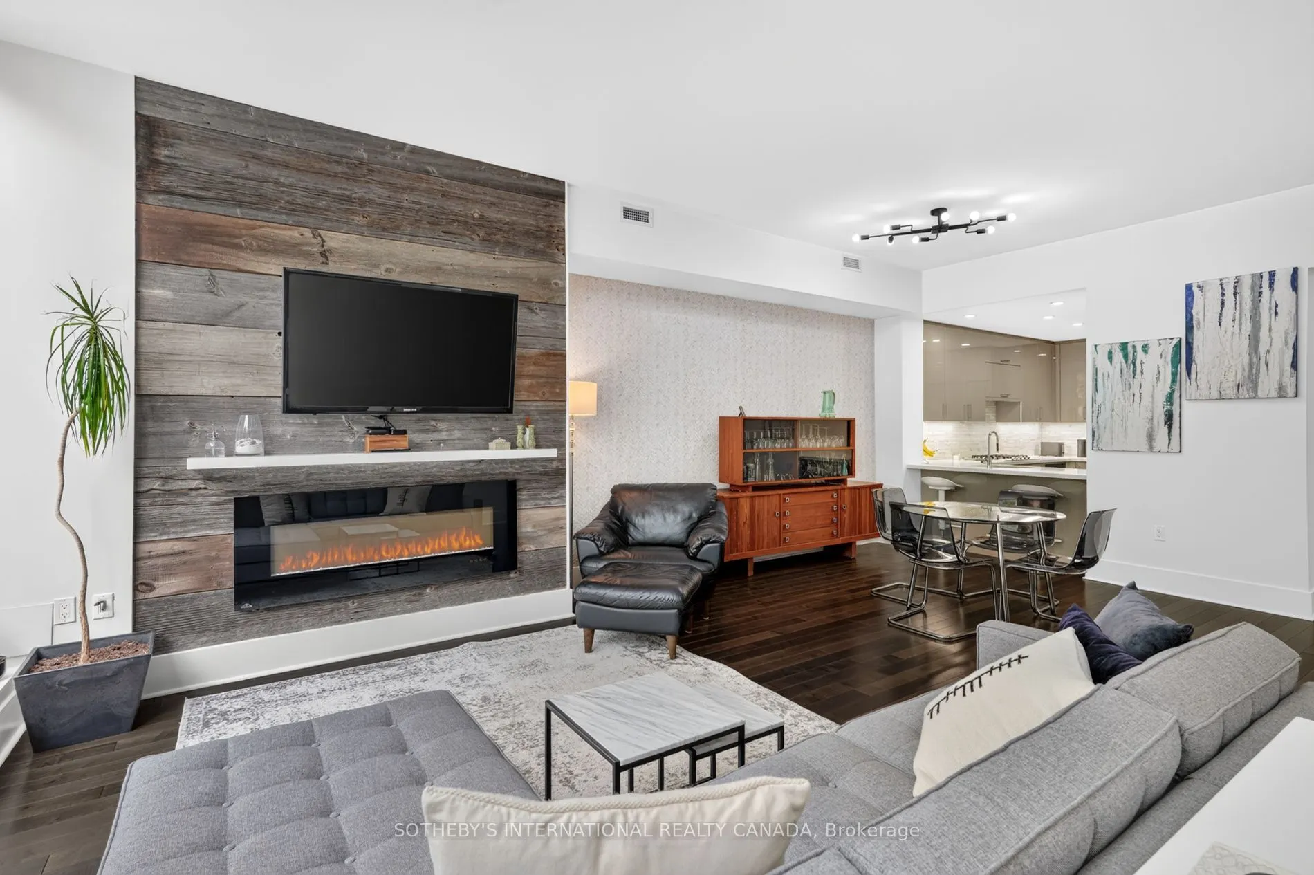 29 Queens Quay E #TH 114